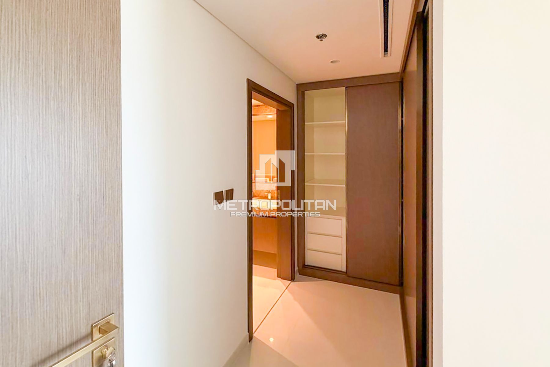 Beachfront Living | Full Sea View | Prime Location photo-8