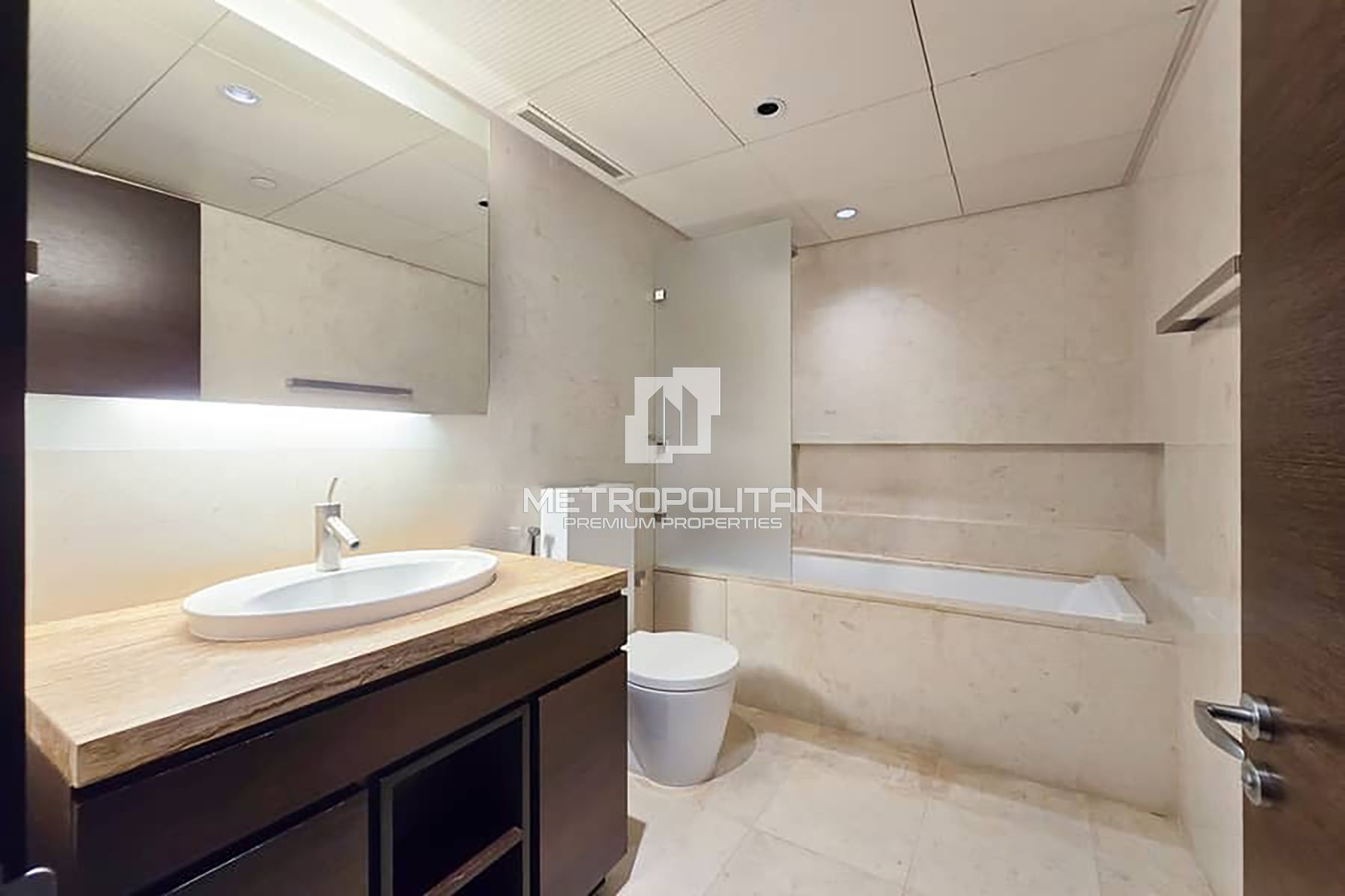 Image - Burj Khalifa Zone 2B, Downtown Dubai, Dubai | Project - شقة