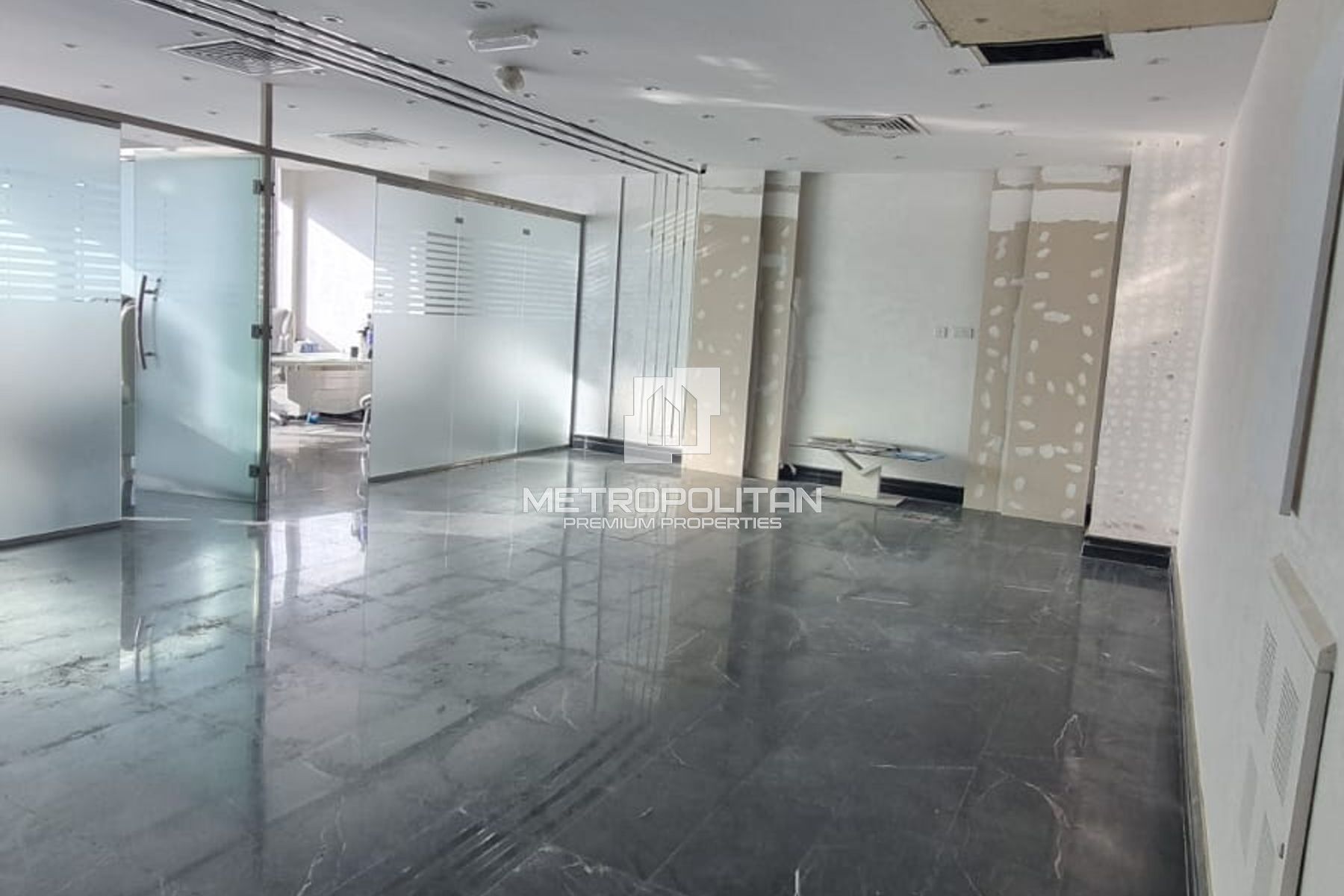 High Floor Office for Sale | Price Negotiable