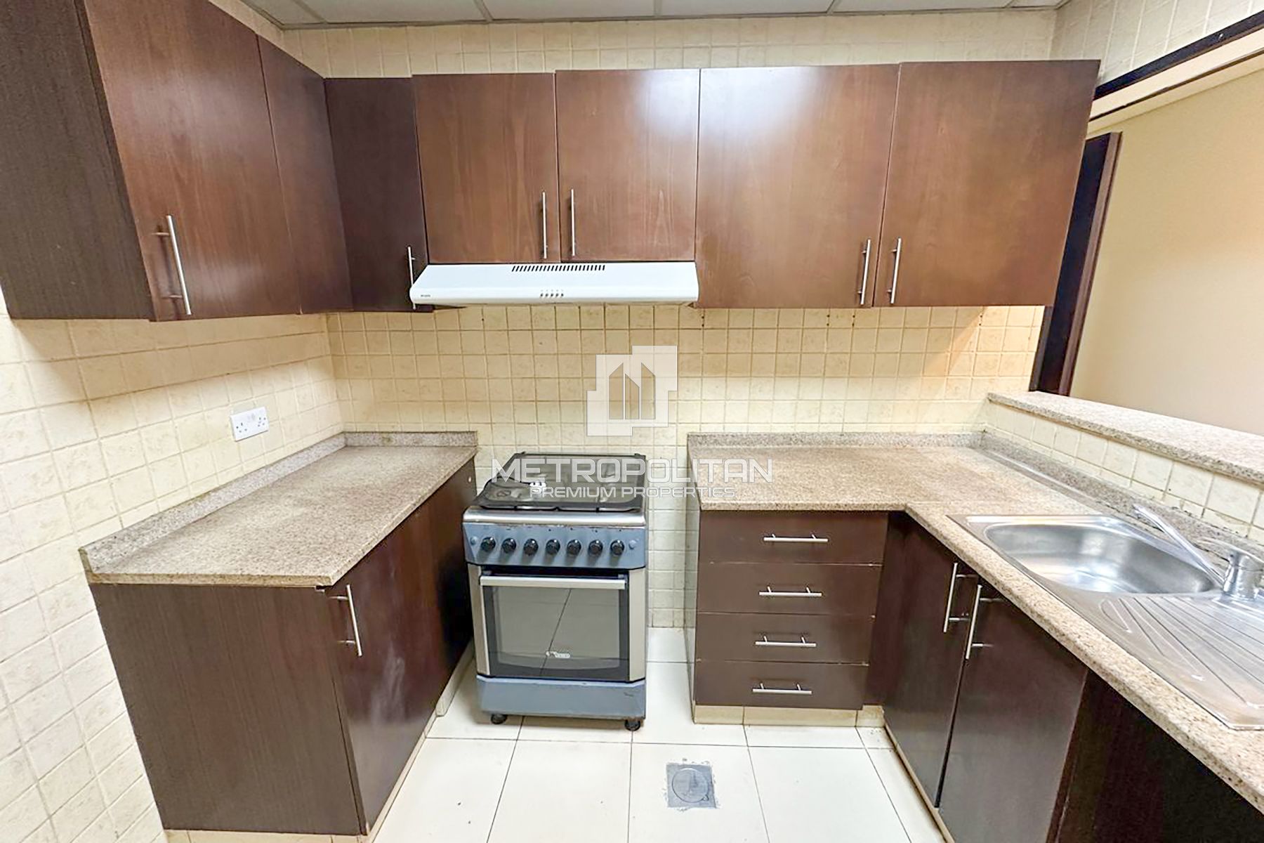 Spacious Layout | Vacant | Study or Maid’s Room photo-2