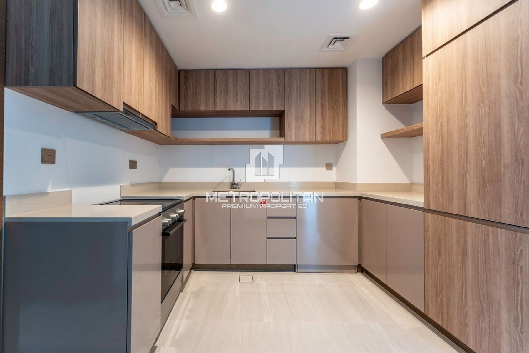 High Floor | Prime Investment | Spacious Living photo-7