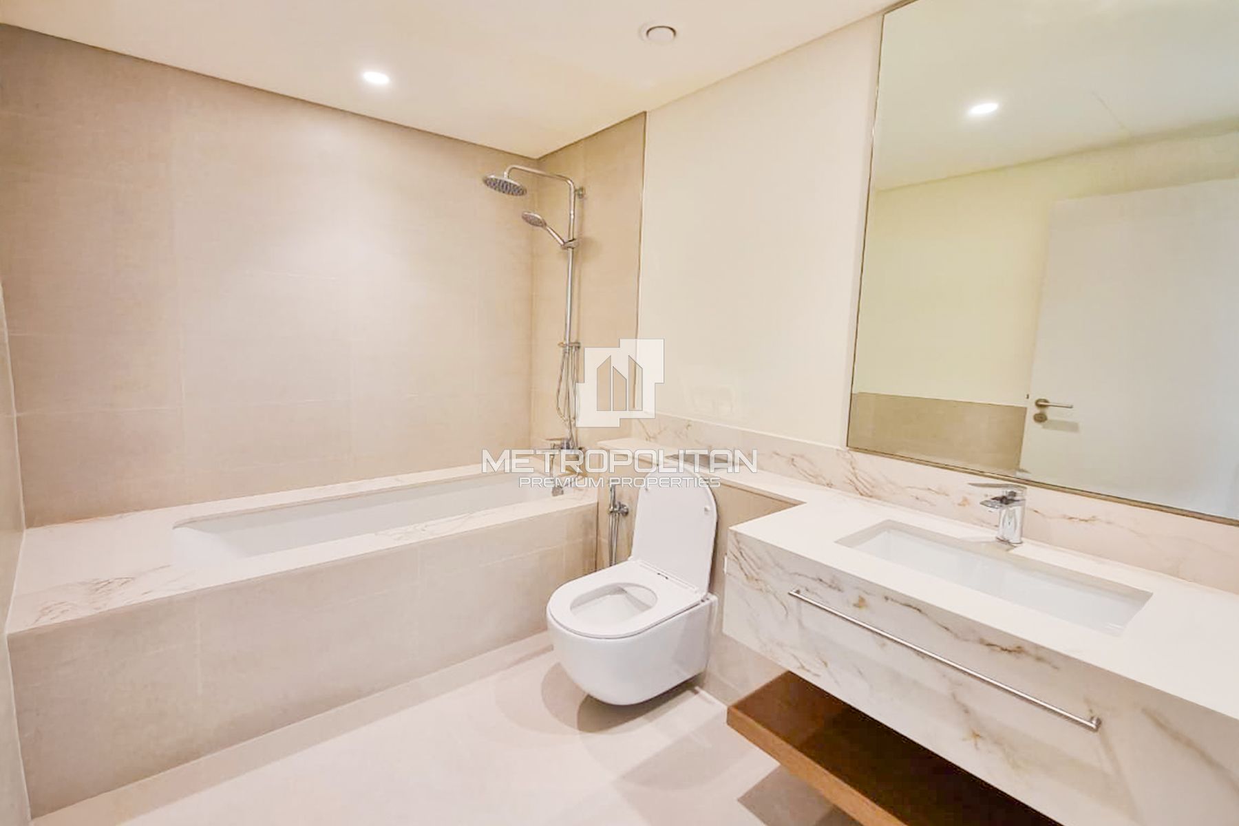 Sea View Living | Spacious Layout | Beach Access photo-5