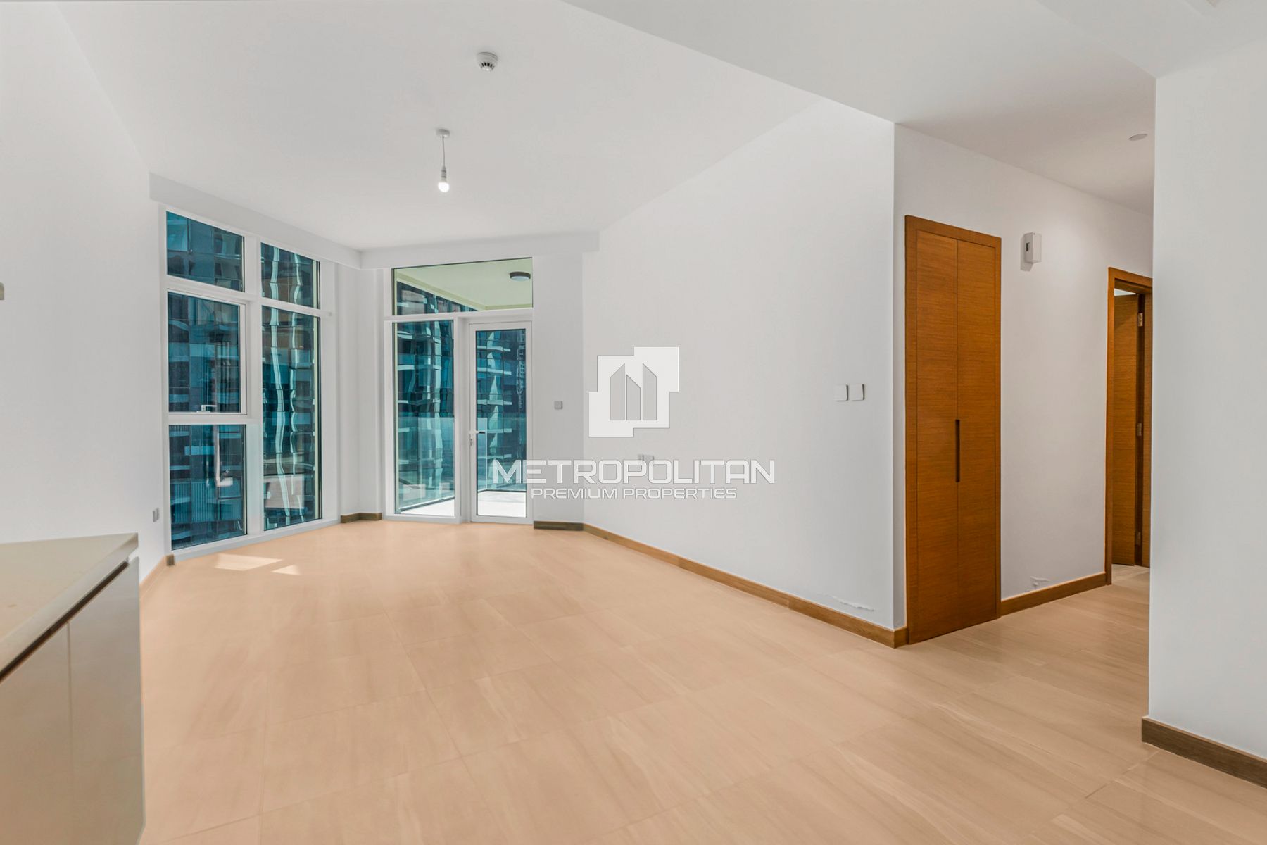 High End Living | Canal View | Prime Location photo-9