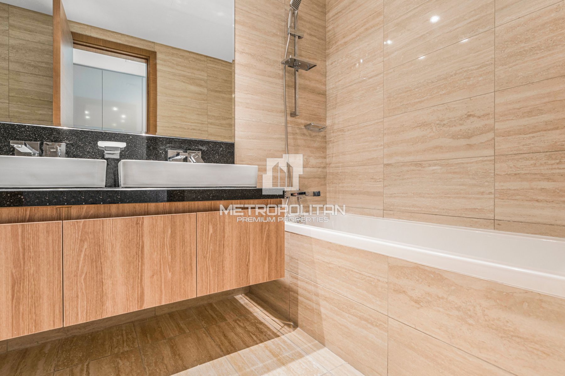 High End Living | Canal View | Prime Location photo-16