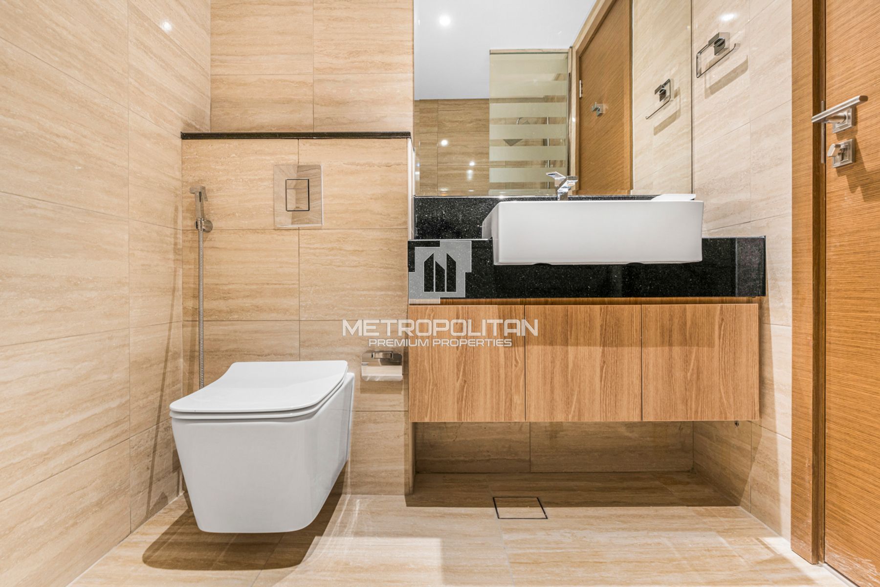 High End Living | Canal View | Prime Location photo-19