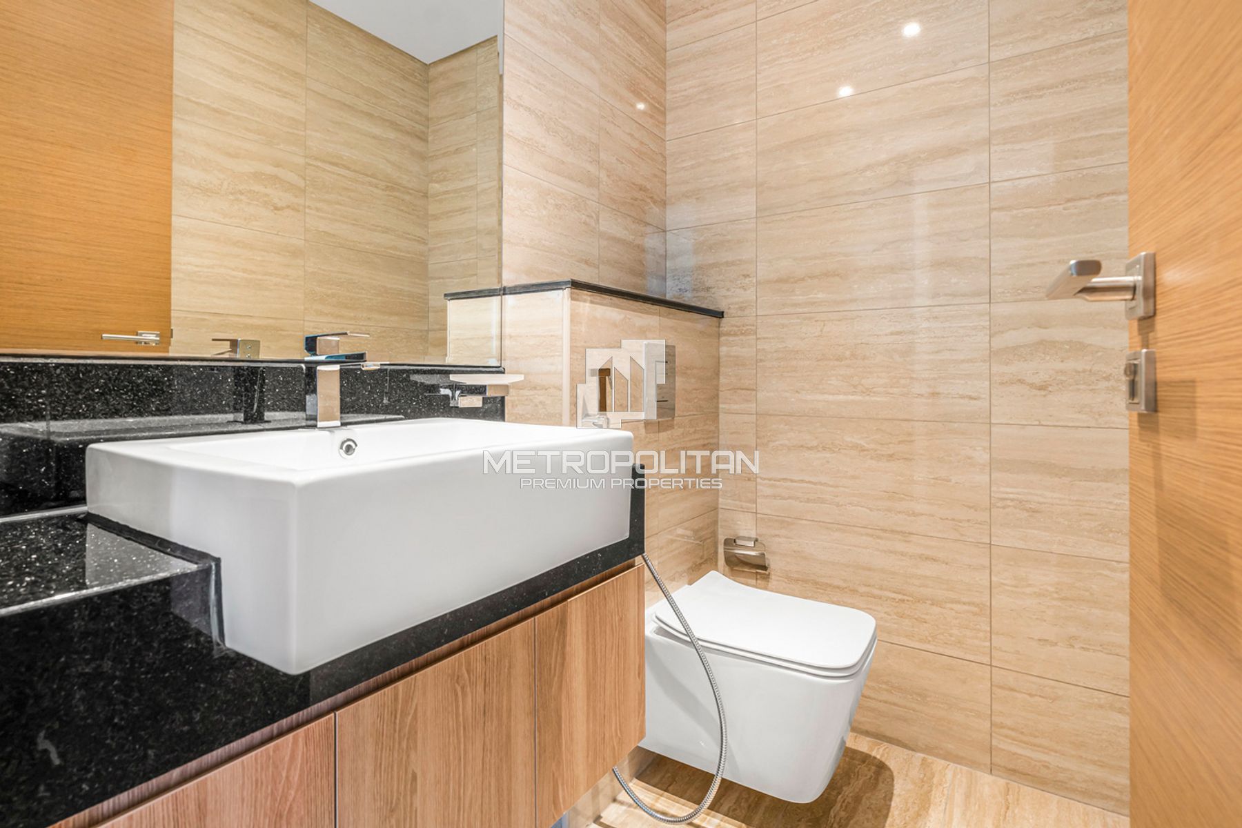 High End Living | Canal View | Prime Location photo-21