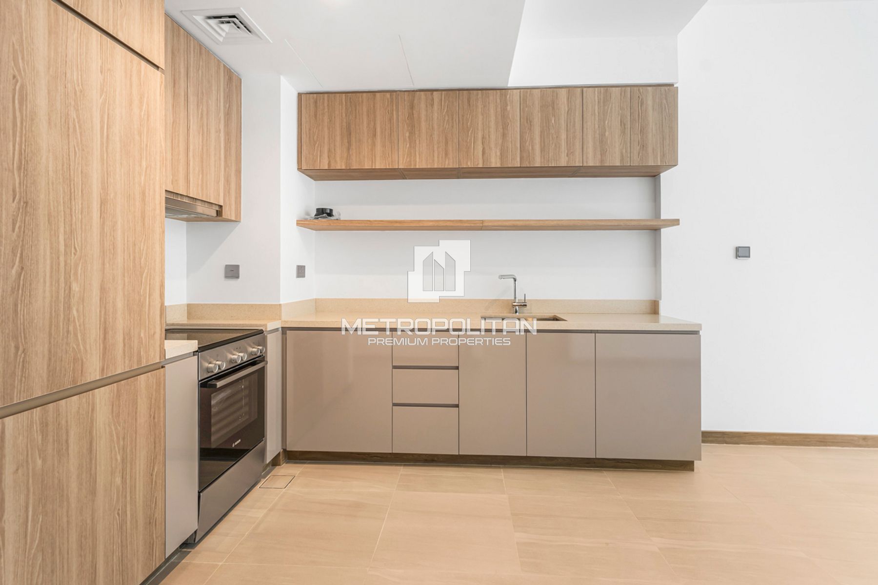 High End Living | Canal View | Prime Location photo-6