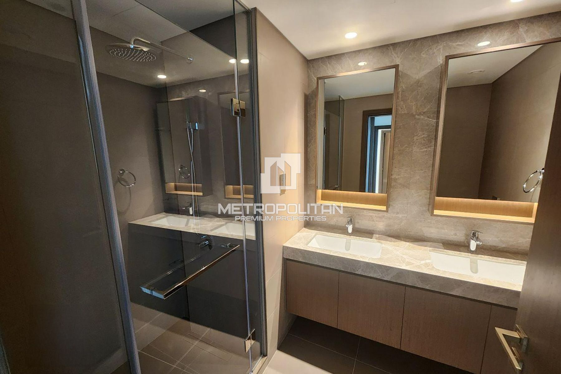 Luxury 2 Bed | Full Sea Views | Prime Location photo-11