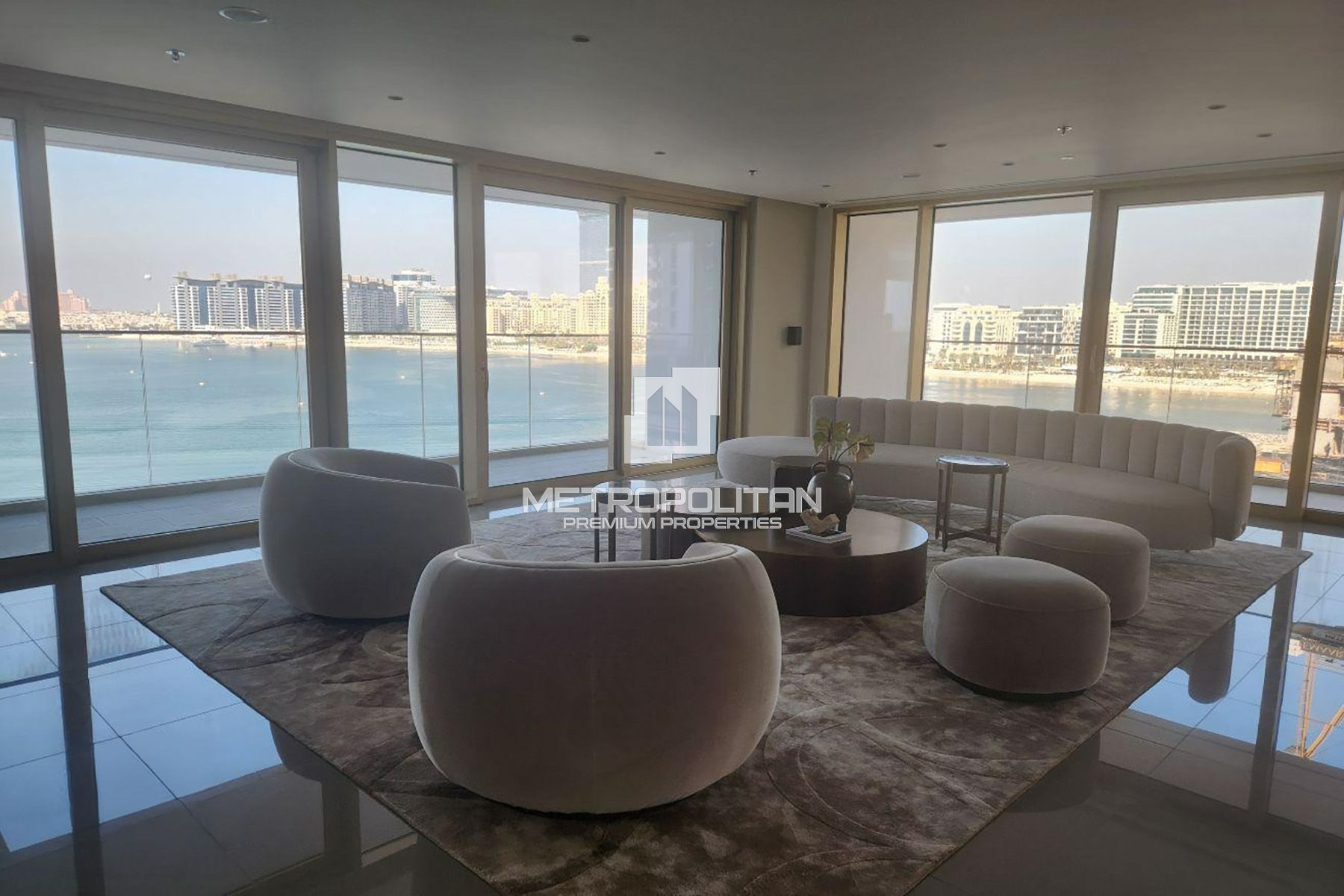 Luxury 2 Bed | Full Sea Views | Prime Location photo-2