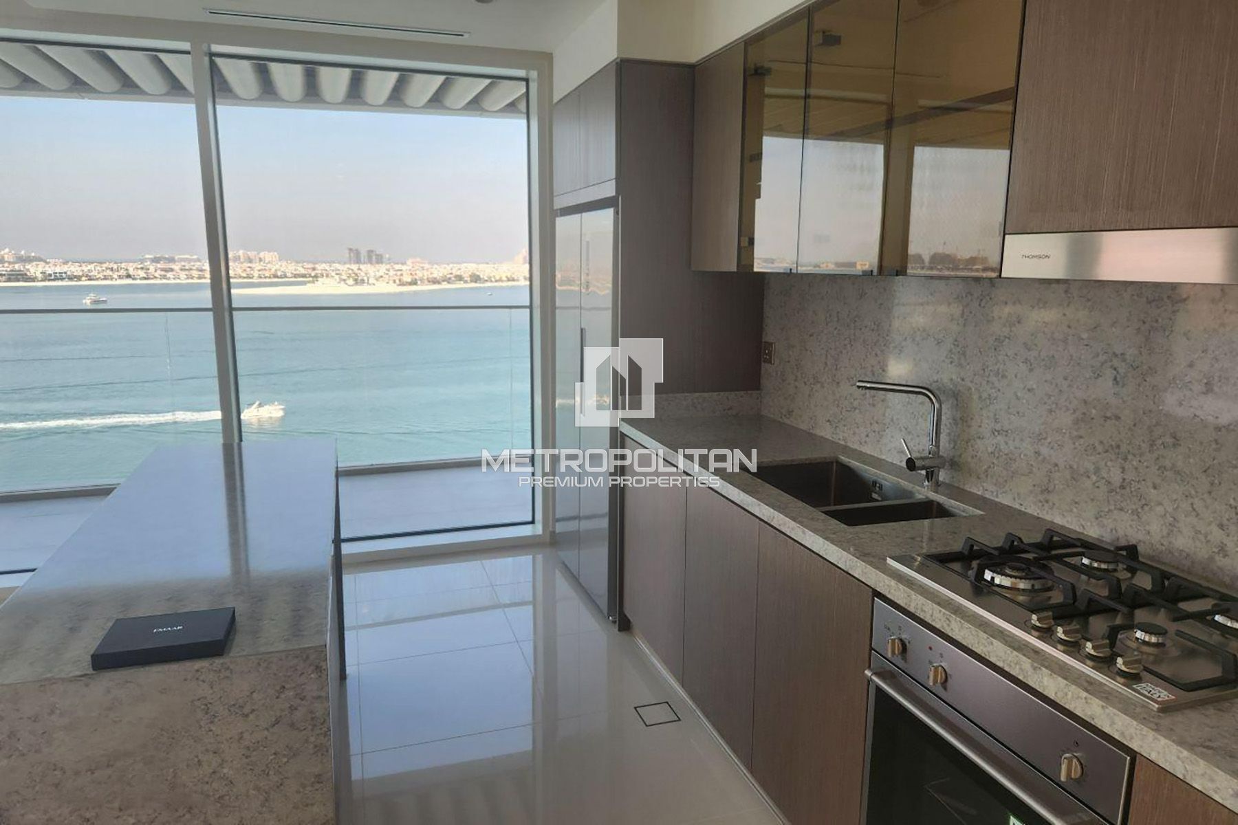 Luxury 2 Bed | Full Sea Views | Prime Location photo-4