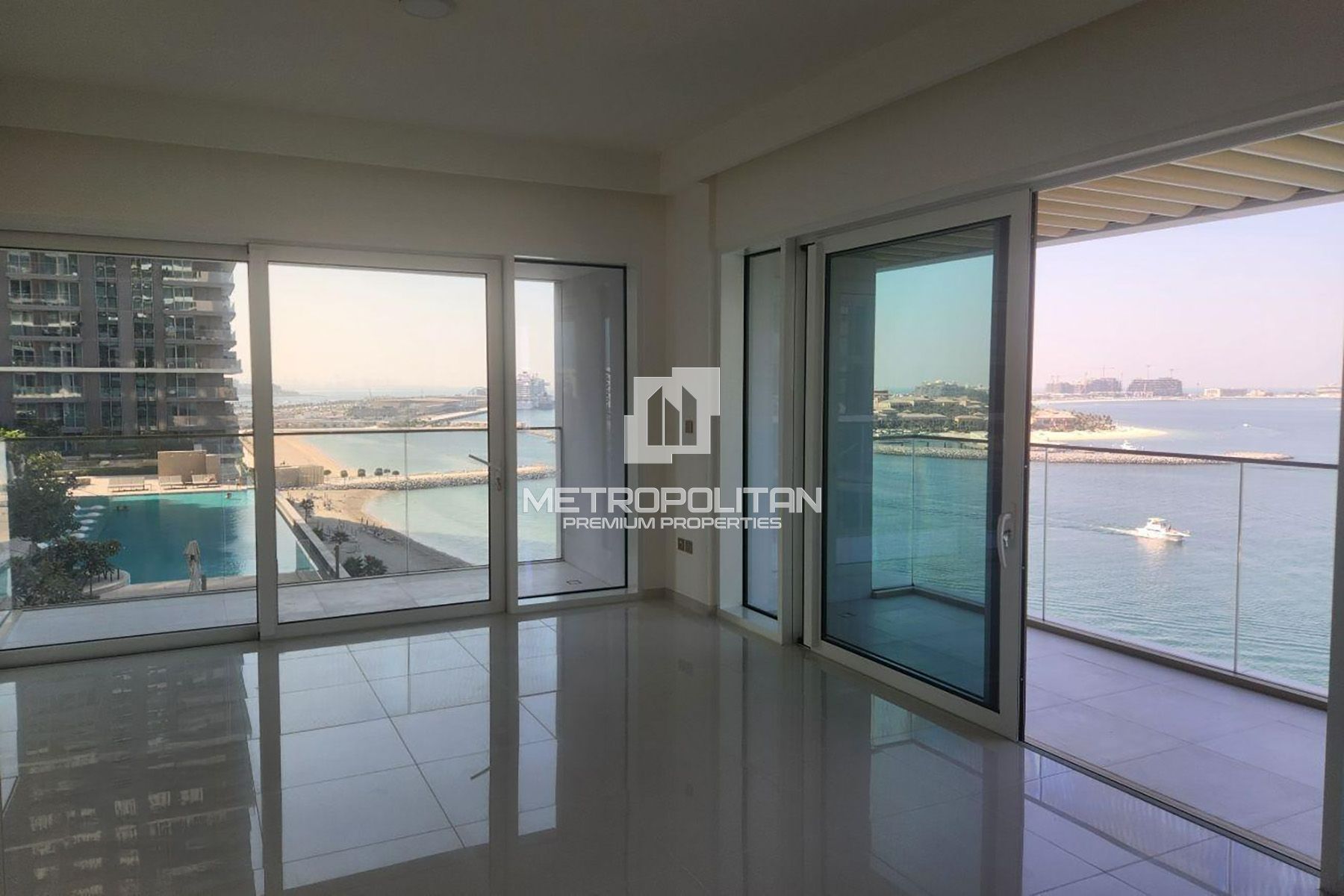Luxury 2 Bed | Full Sea Views | Prime Location photo-5