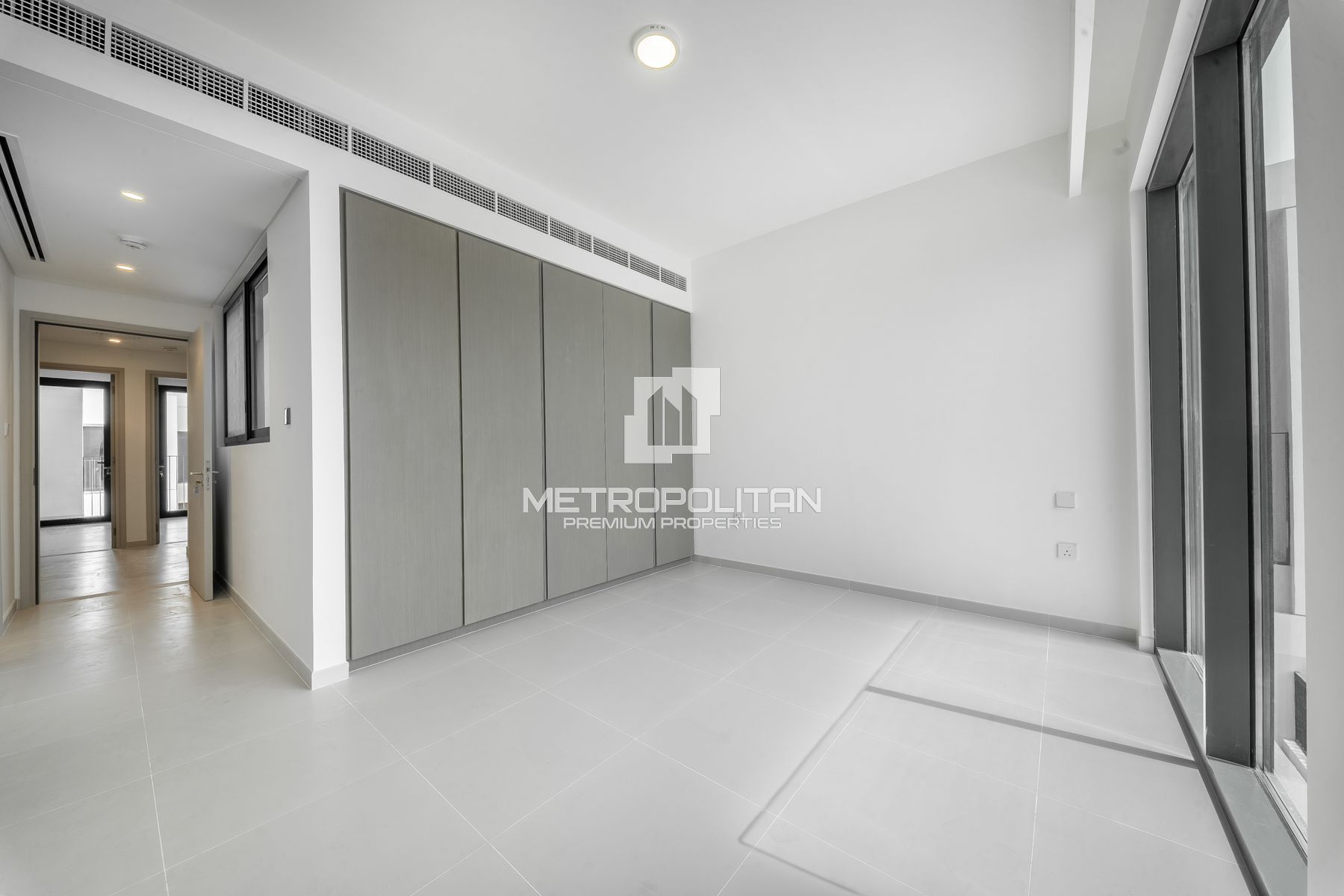 Skylight | Spacious Layout | Prime Location photo-5
