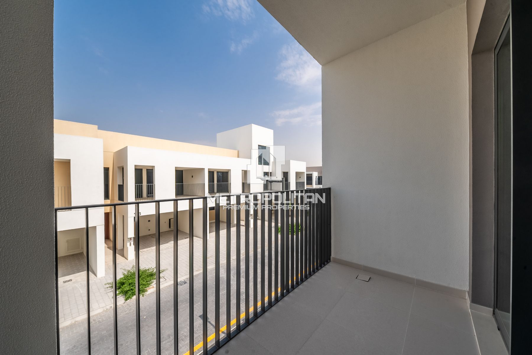 Skylight | Spacious Layout | Prime Location photo-15