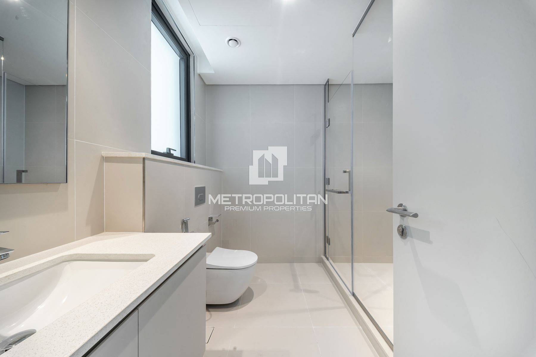 Skylight | Spacious Layout | Prime Location photo-21