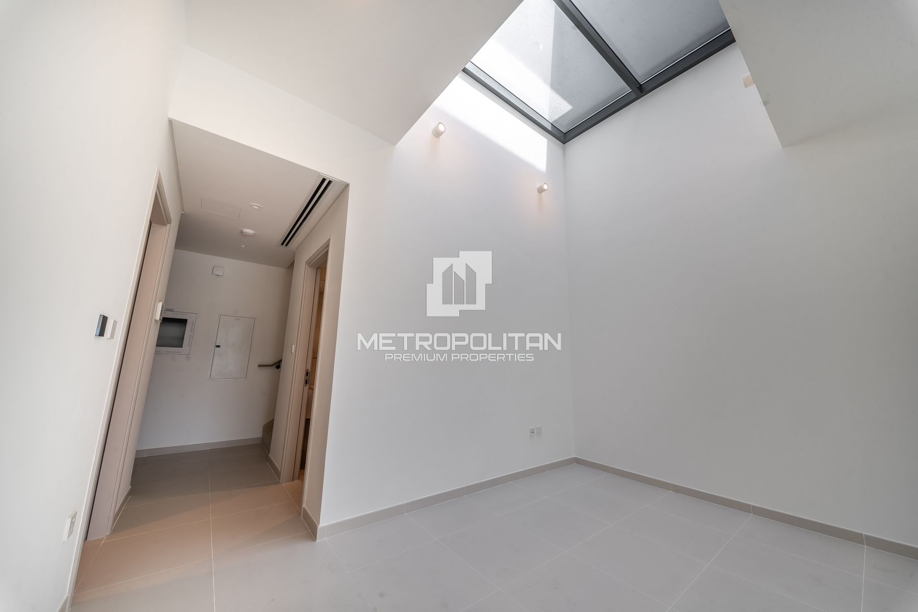 Skylight | Spacious Layout | Prime Location photo-28