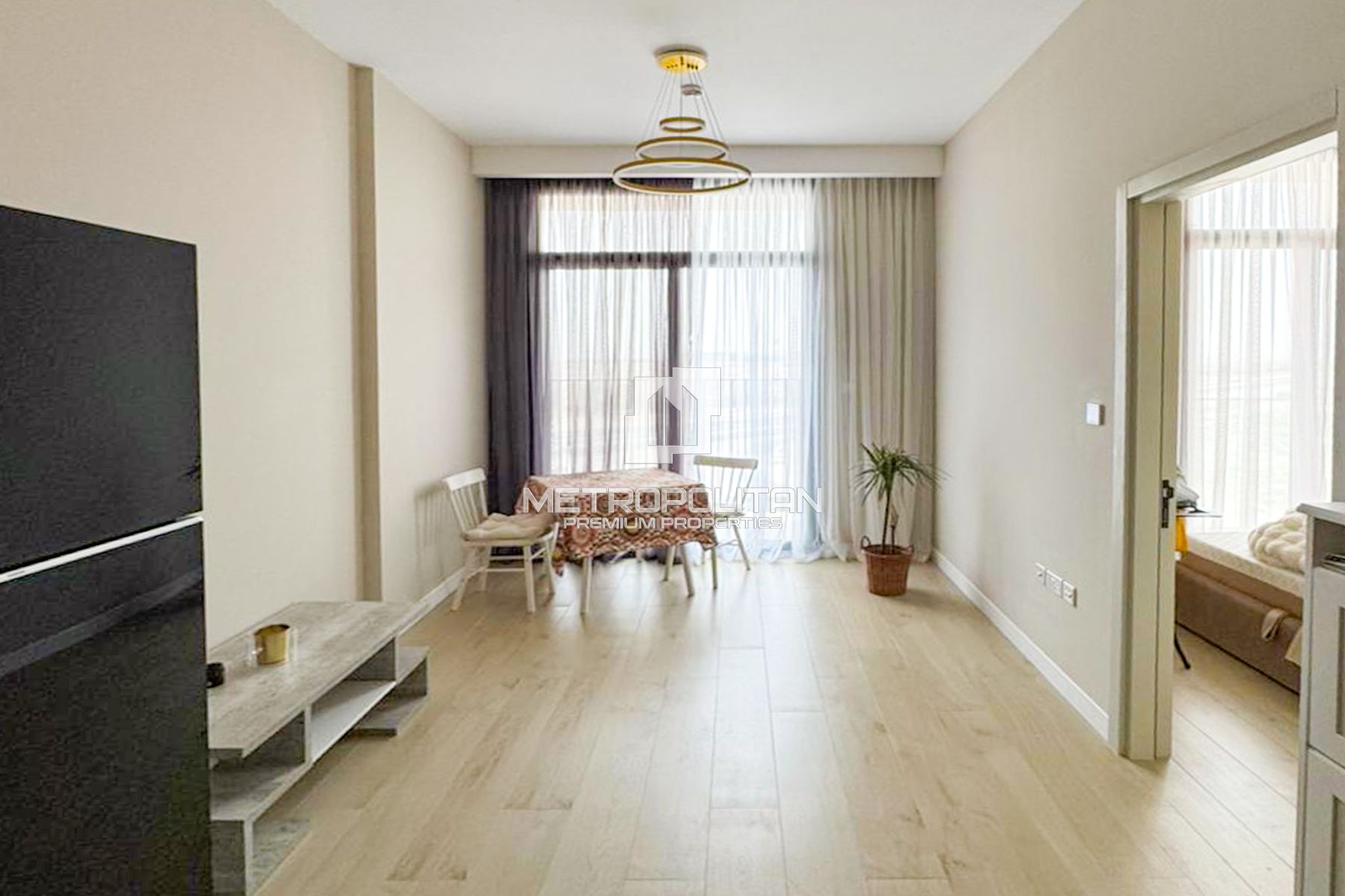 Spacious 1BR |Mid Floor| Balcon | Smart investment