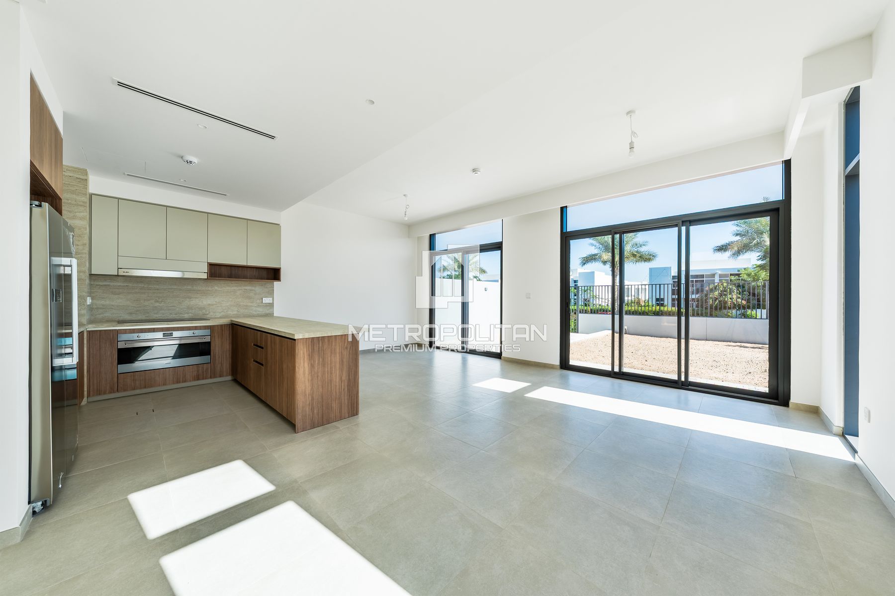 Single Row G+1 | End Unit | 4Bed + Maids