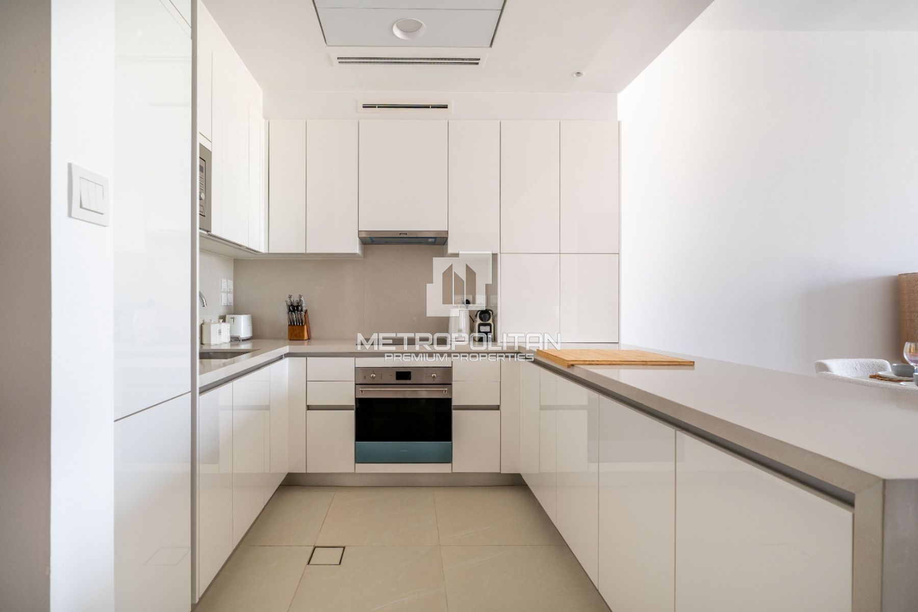 Vacant | Furnished | Park View | Motivated Seller photo-9