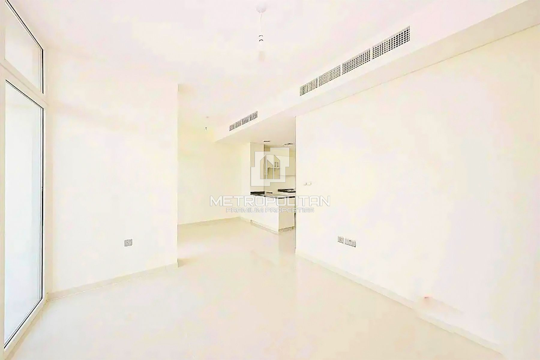 Corner Unit | Large Garden | Near Amenities