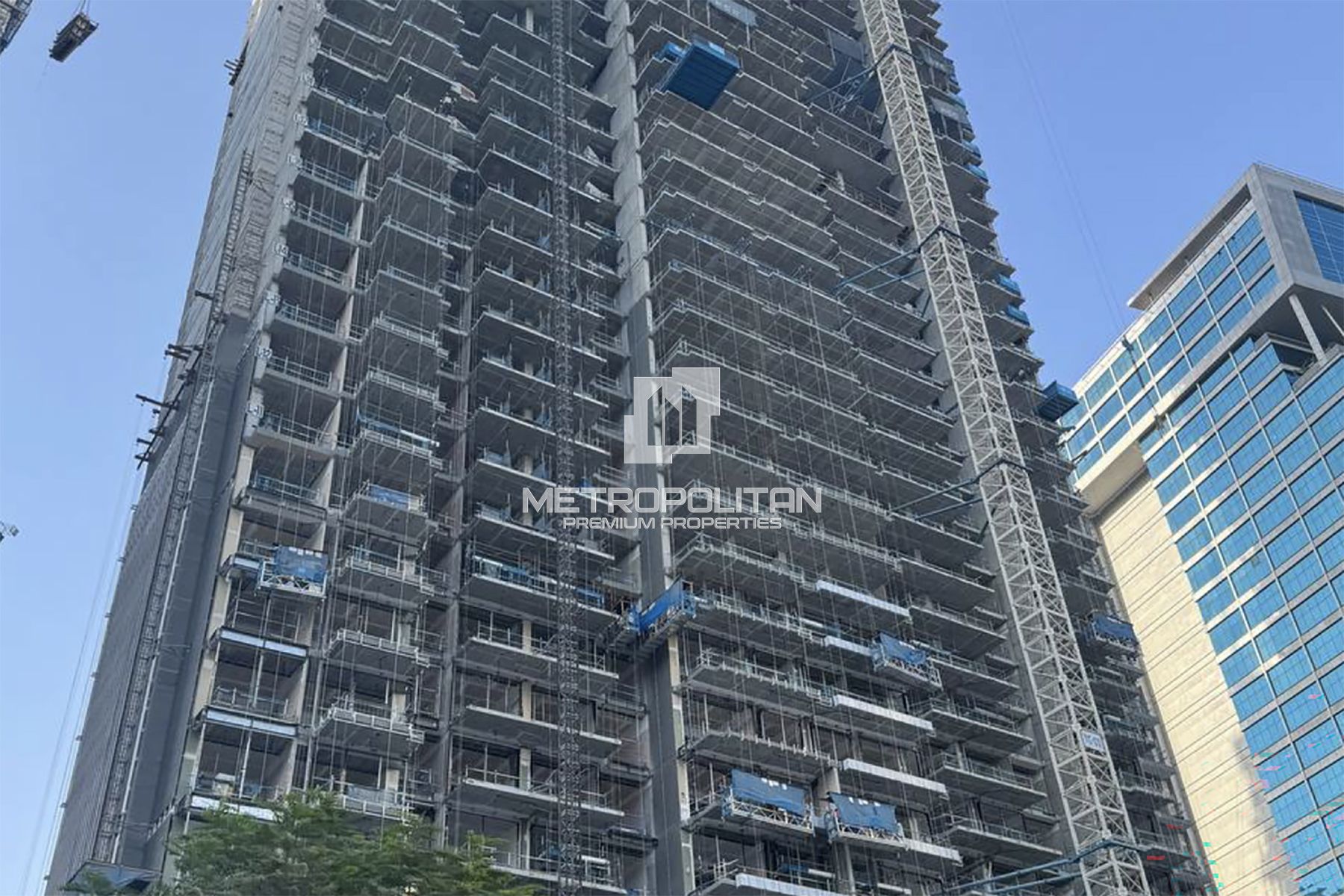 Middle Floor | Burj Khalifa View | Motivate Seller
