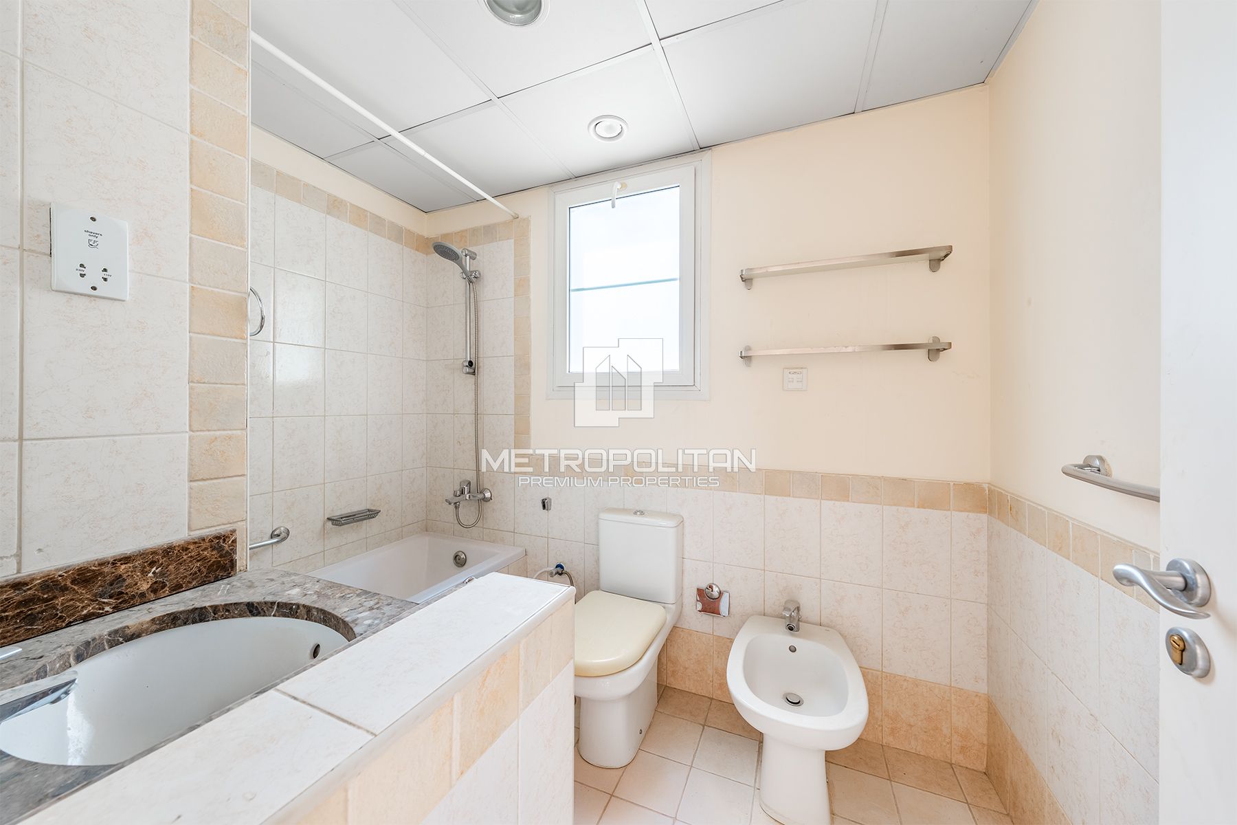 TYPE 4E | AVAILABLE NOW | CORNER | SPACIOUS GARDEN photo-24