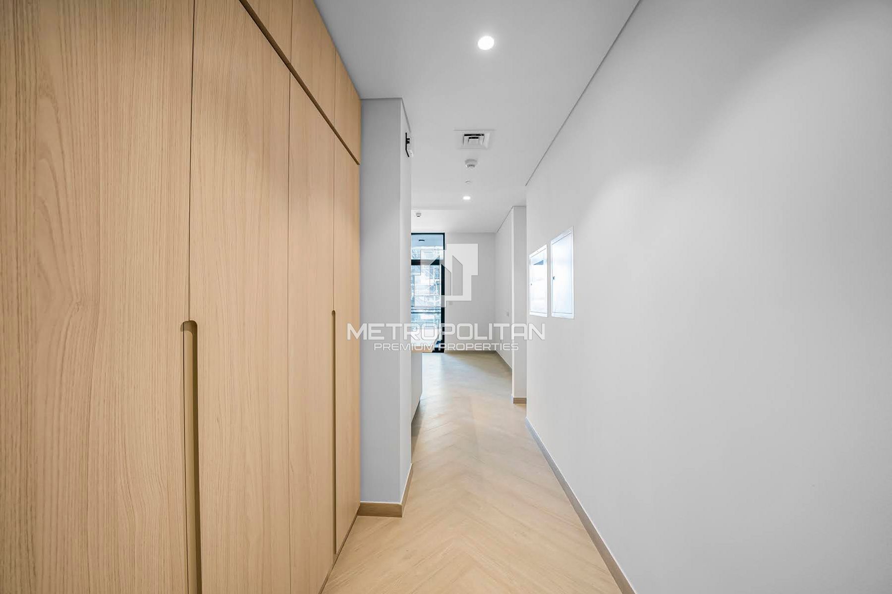 Large Studio | High Quality | Great Investment photo-4