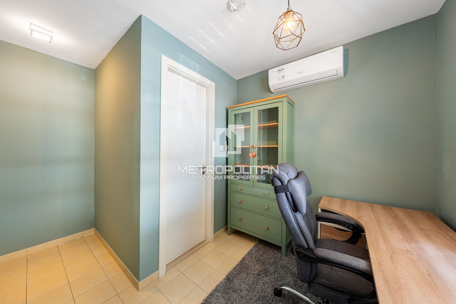 4BR Townhouse for Sale in Town Square – MPS-47403