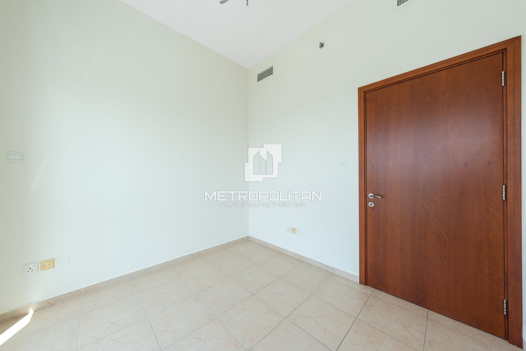 Duplex Type | Vacant | Near to Metro