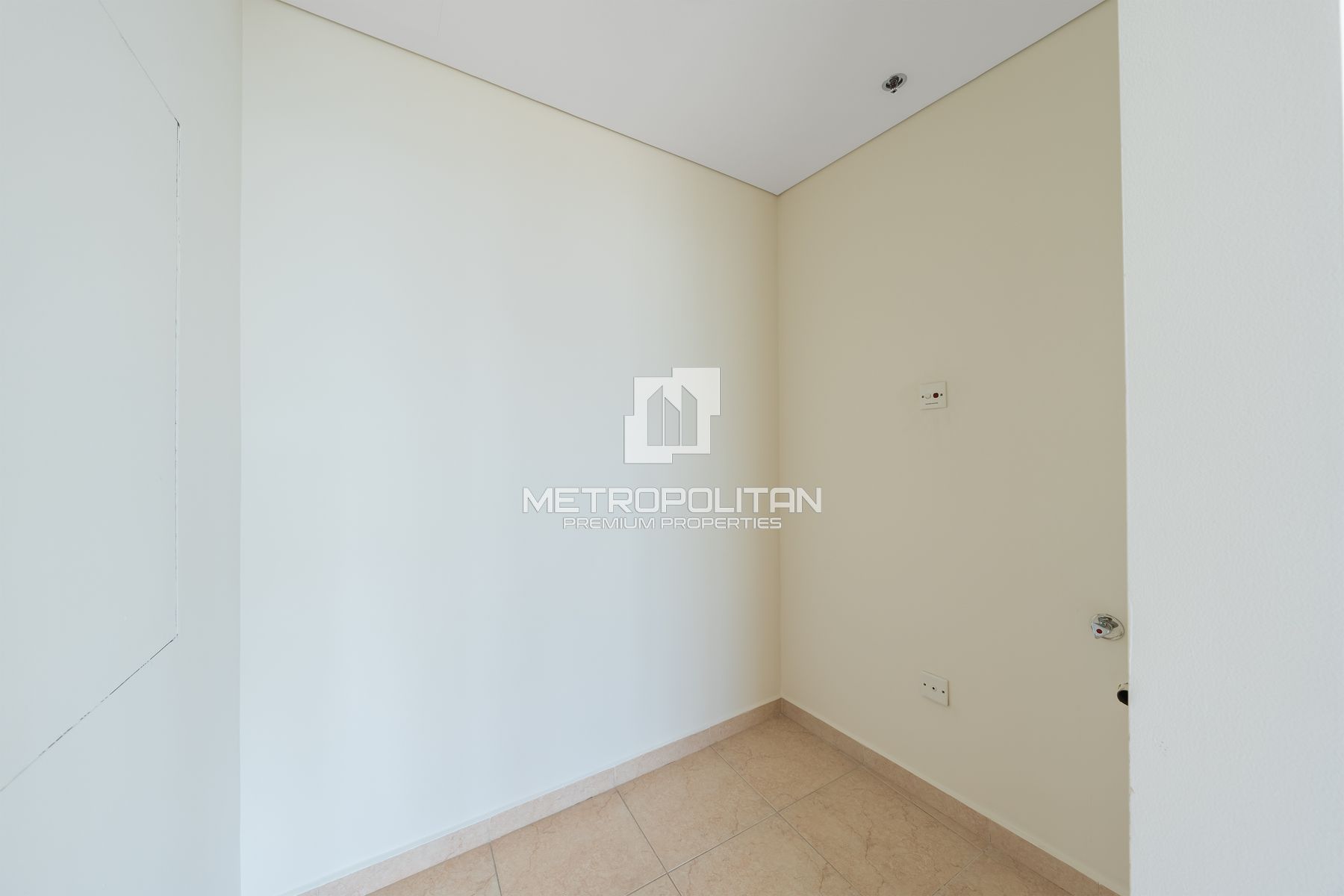 Duplex Type | Vacant | Near to Metro
