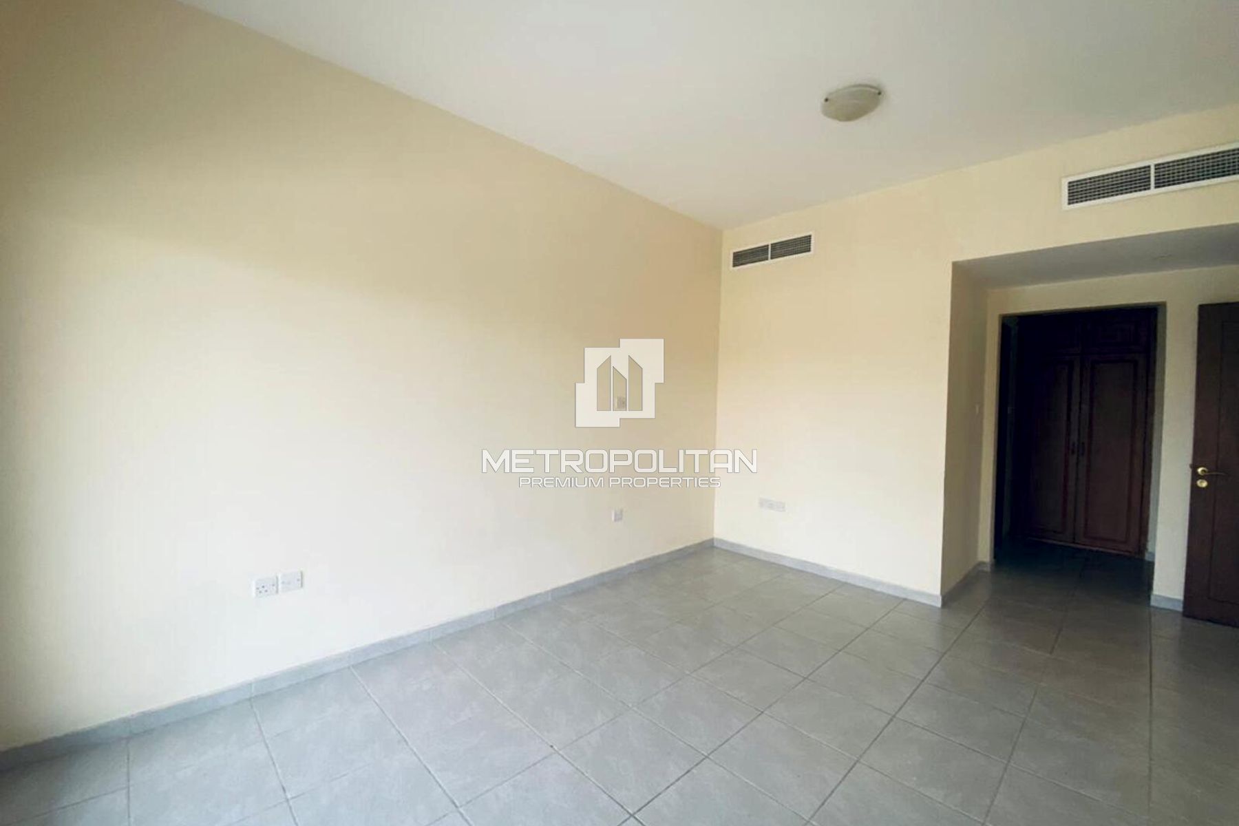 Corner Unit | Hamra and Golf View | High Floor