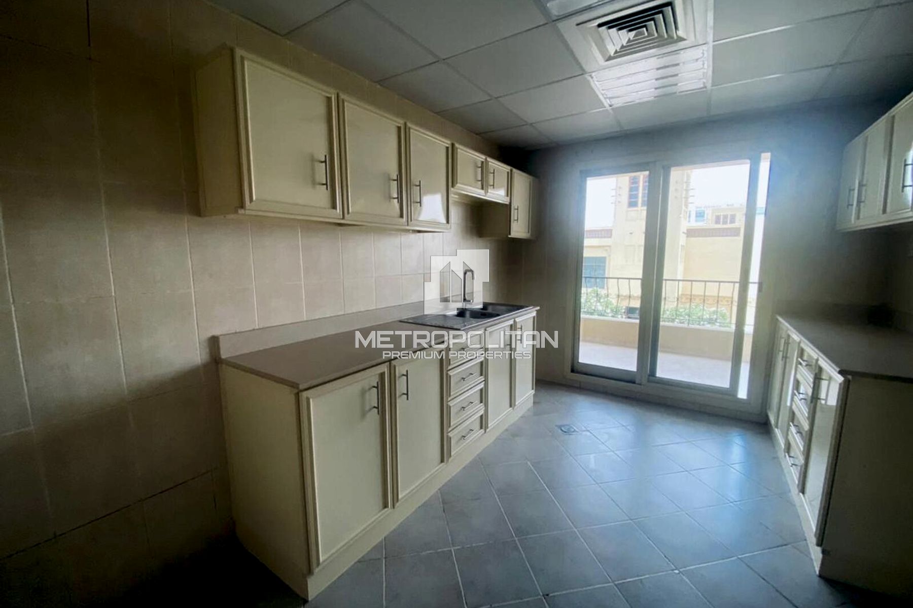 Corner Unit | Hamra and Golf View | High Floor
