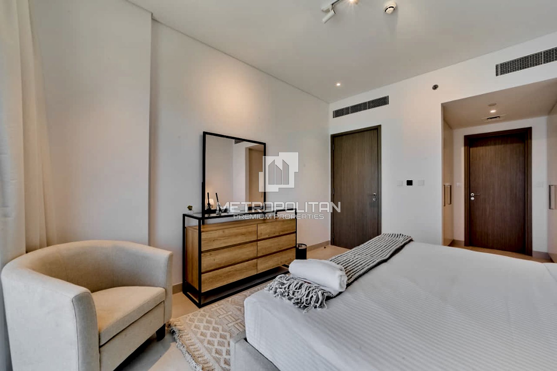 Park View | Negotiable | Furnished | Vacant