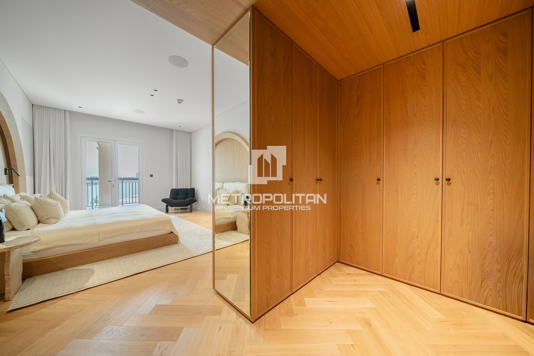 5BR Villa for Sale in Jumeirah – MPS-47530