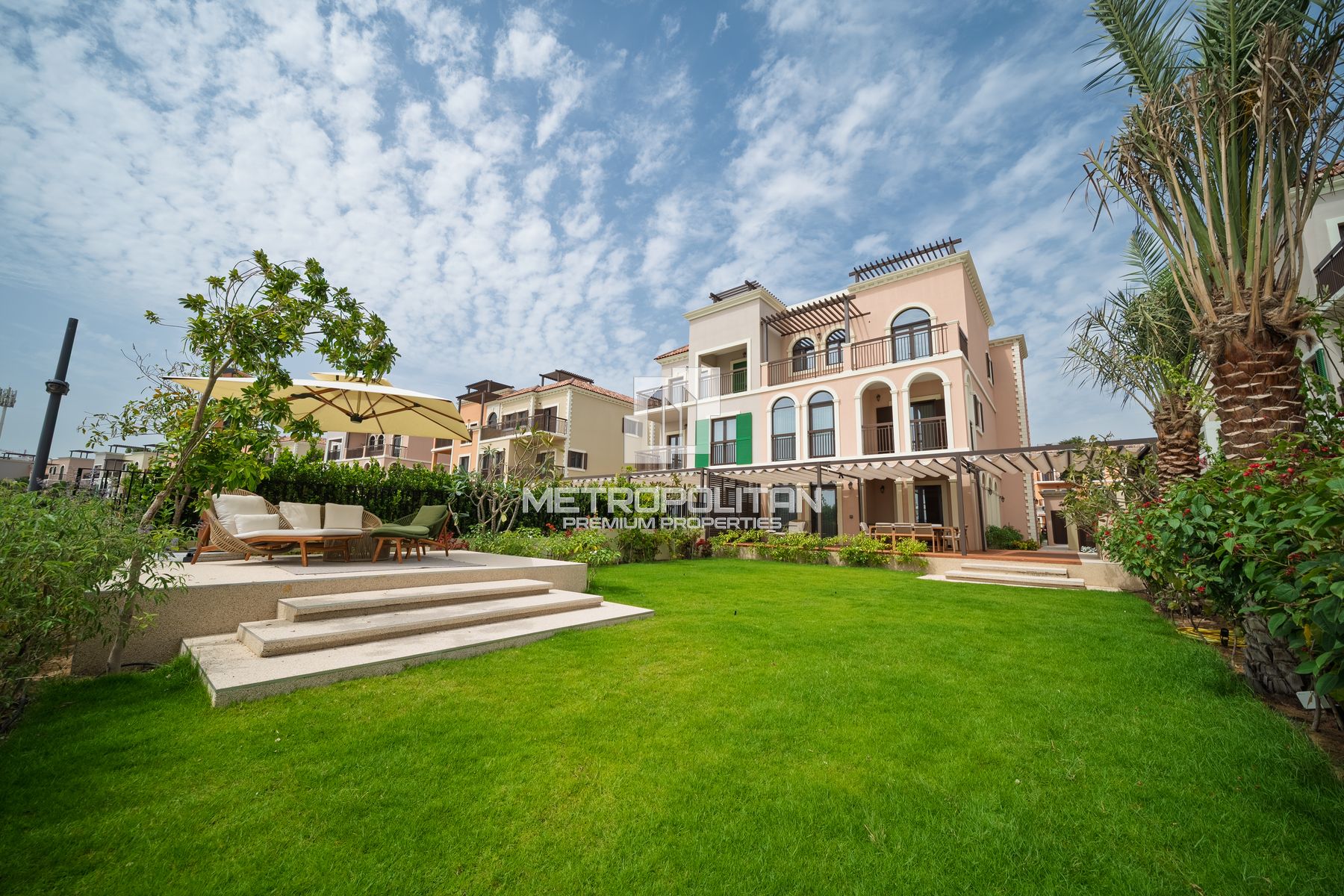 5BR Villa for Sale in Jumeirah – MPS-47530