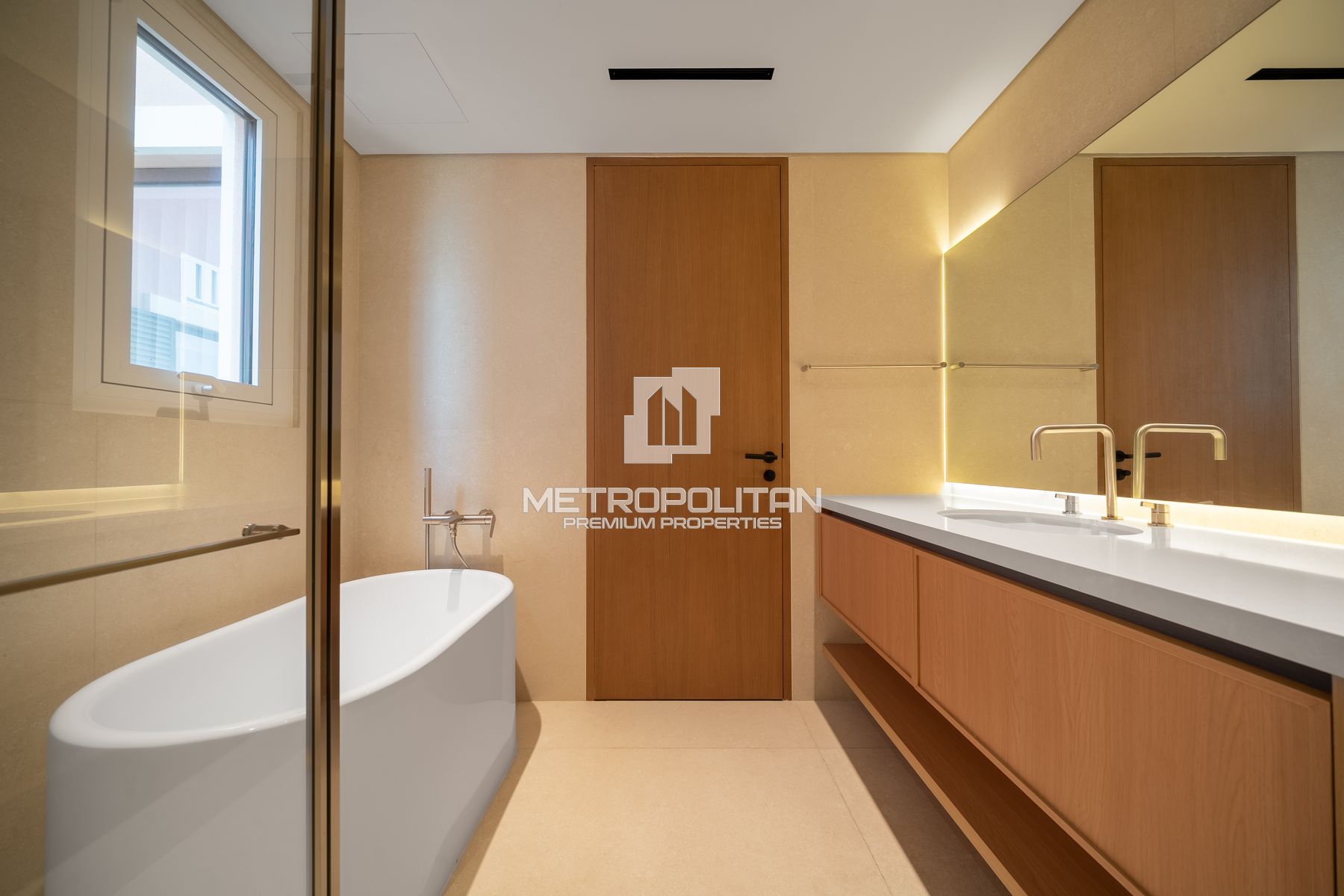 5BR Villa for Sale in Jumeirah – MPS-47530