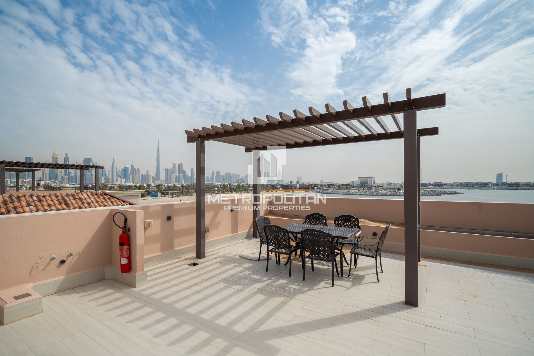 5BR Villa for Sale in Jumeirah – MPS-47530