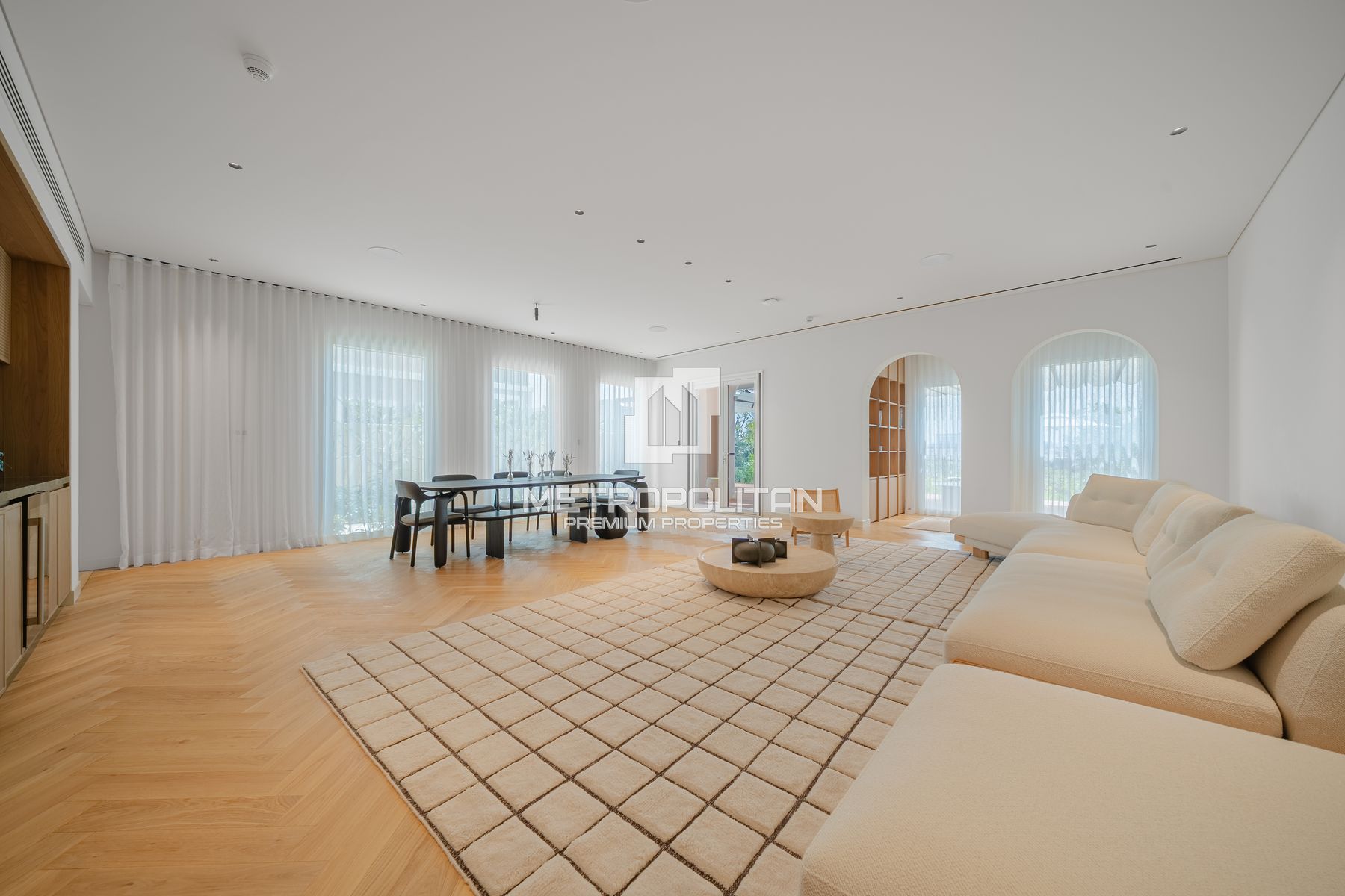 5BR Villa for Sale in Jumeirah – MPS-47530