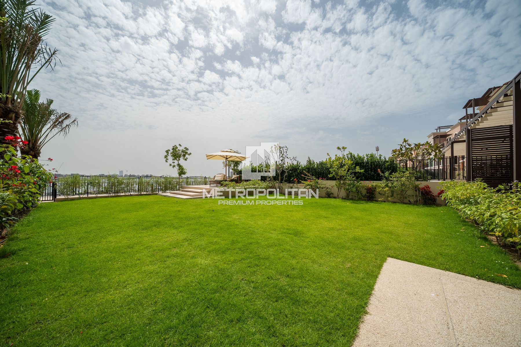 5BR Villa for Sale in Jumeirah – MPS-47530