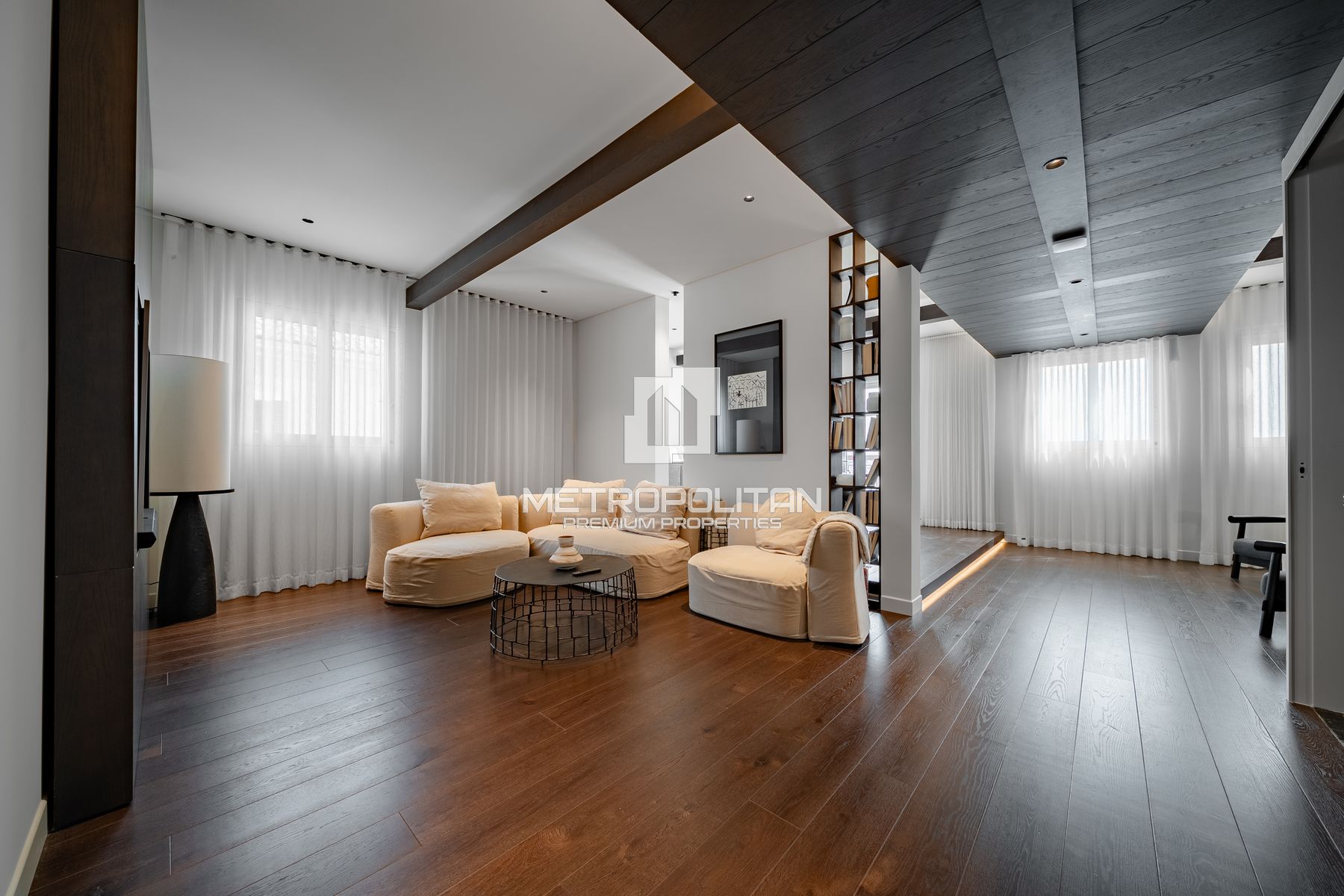 5BR Villa for Sale in Jumeirah – MPS-47530