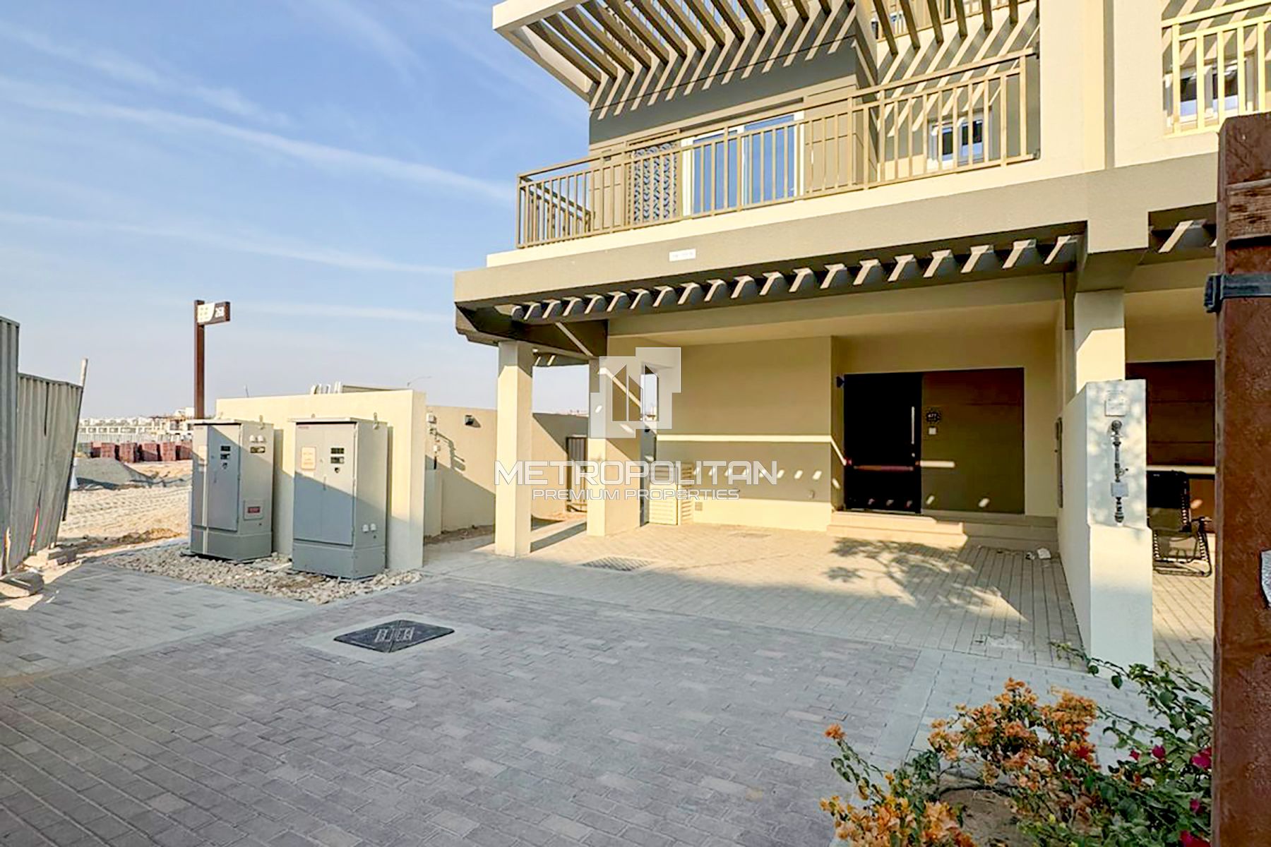 Corner | Single Row | Closed Kitchen | Roof Access