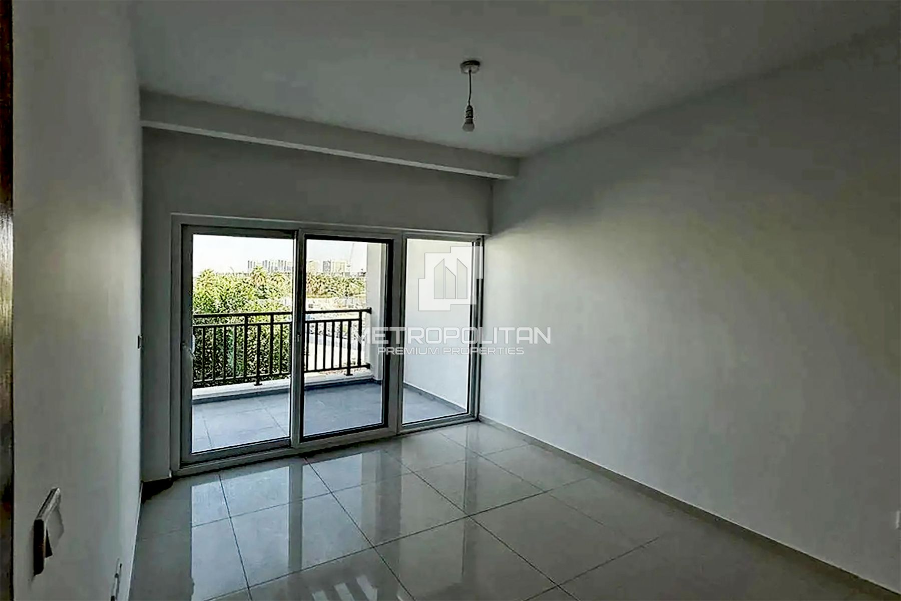 Corner | Single Row | Closed Kitchen | Roof Access