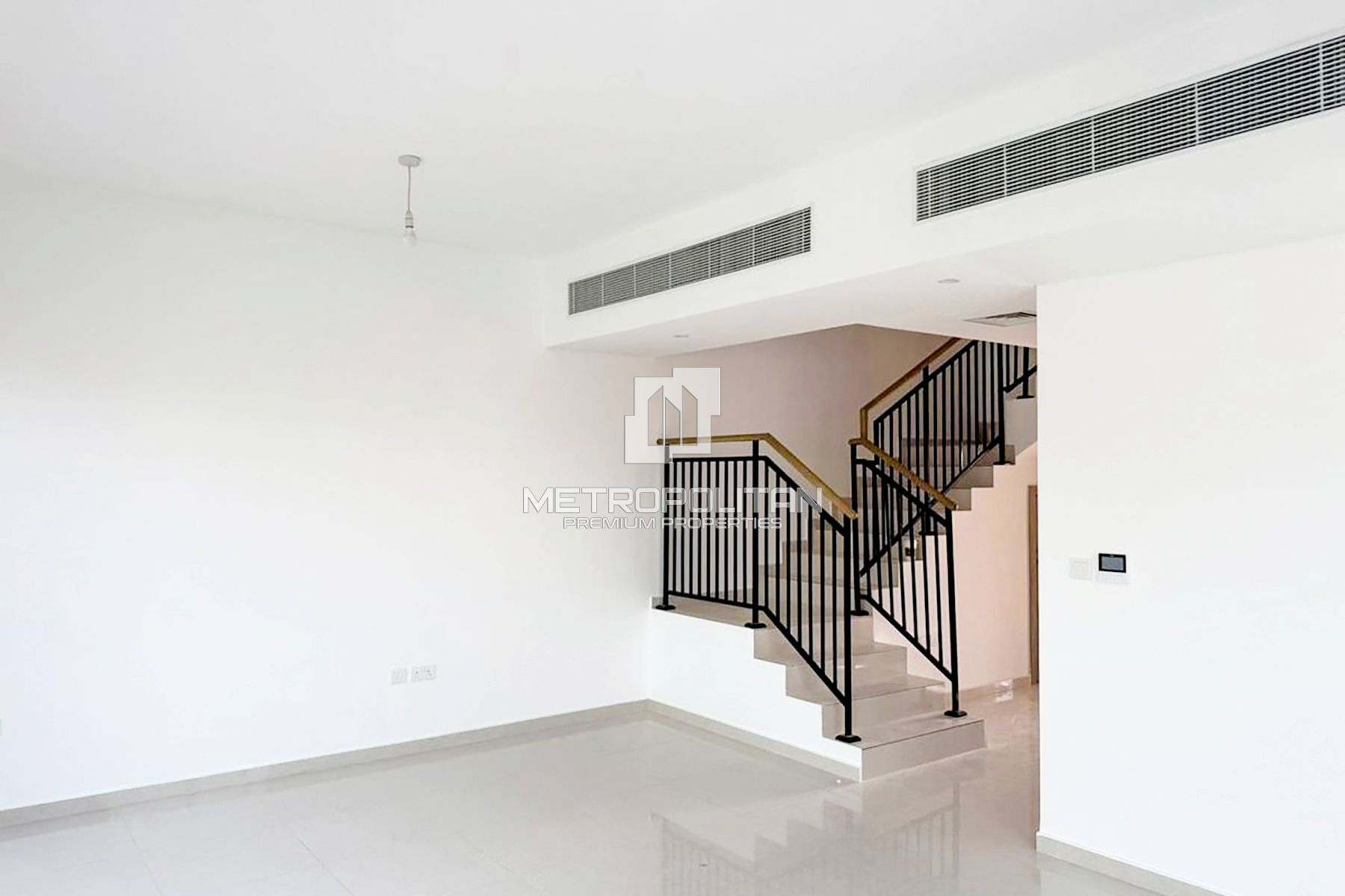 Corner | Single Row | Closed Kitchen | Roof Access