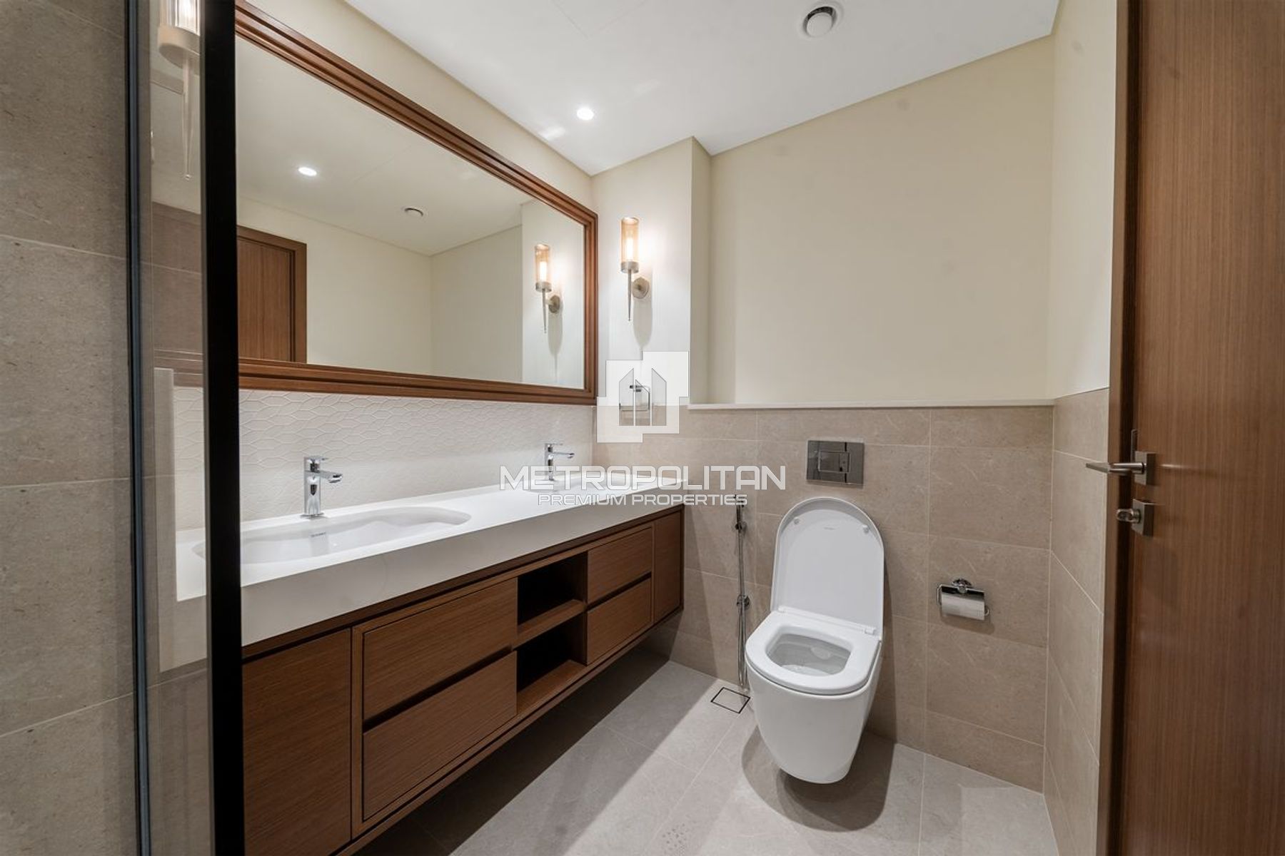 Exclusive | Vacant | Beach Facing | Rare Unit