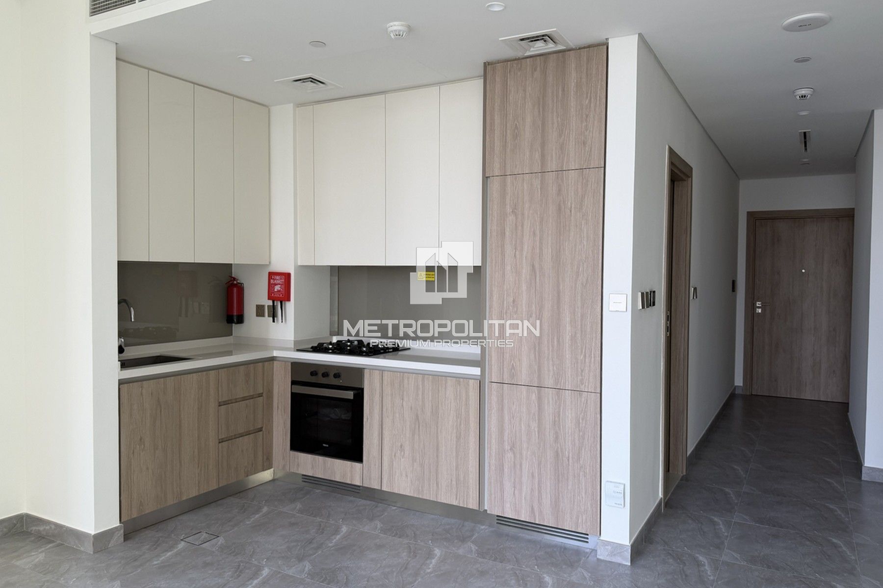 Canal View | Corner Unit |  Middle Floor