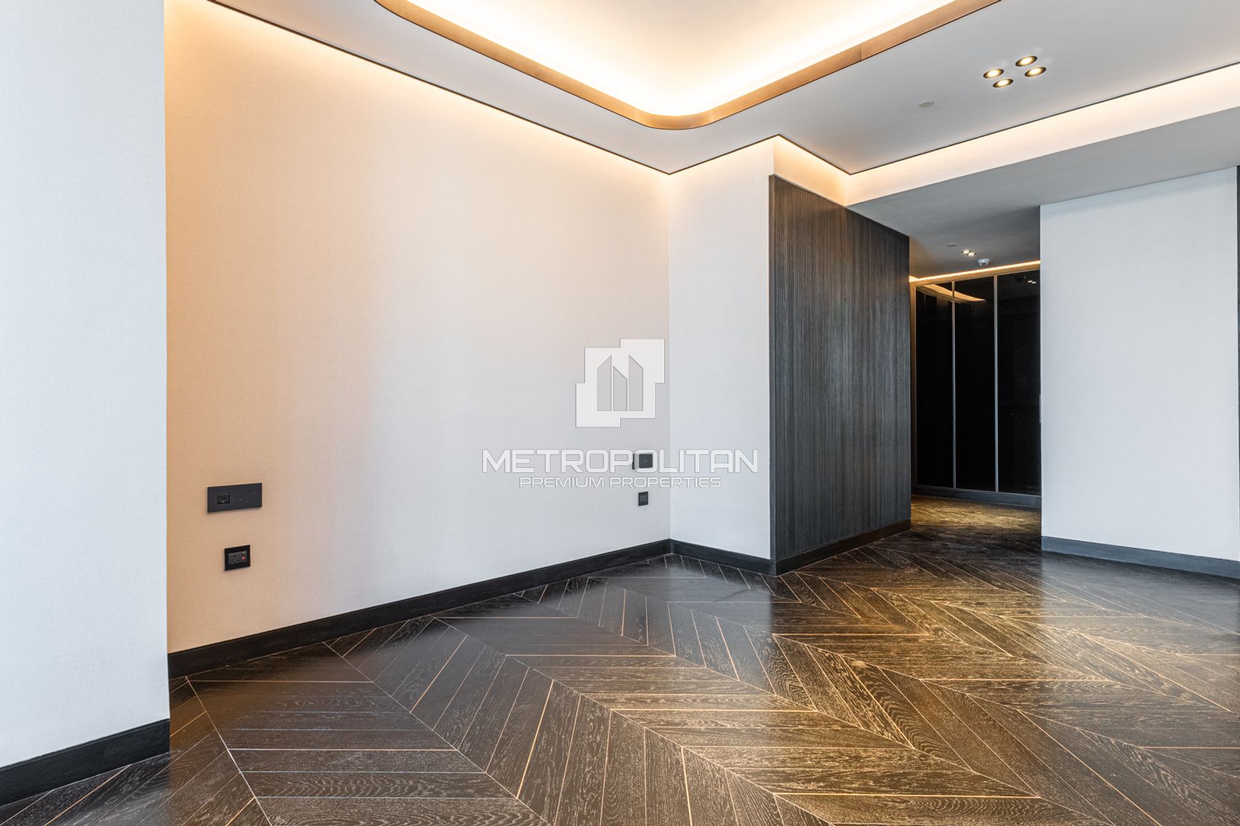 Distress | OP Price | Canal View | High Floor