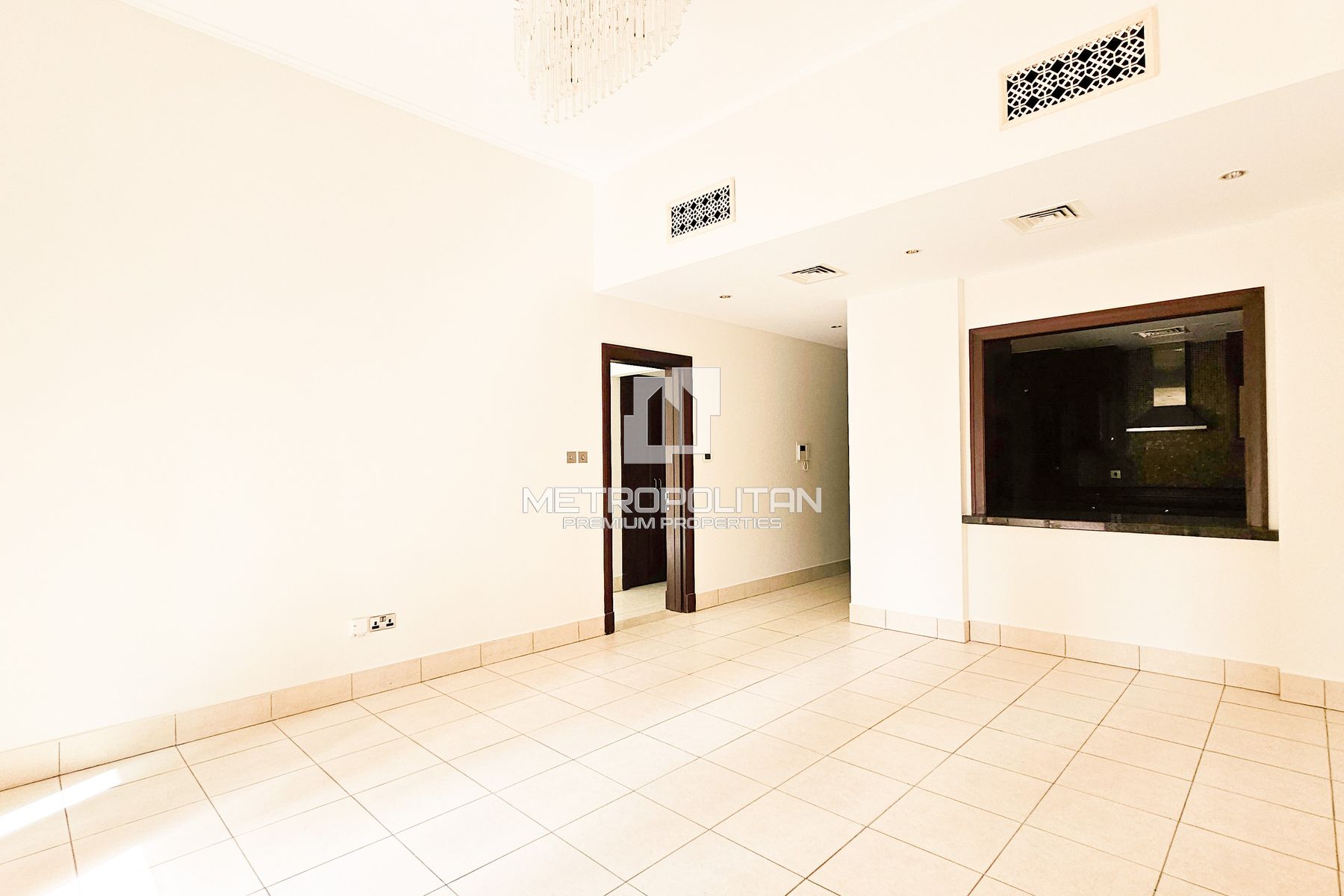 Private Garden | Study Room | Area Specialist