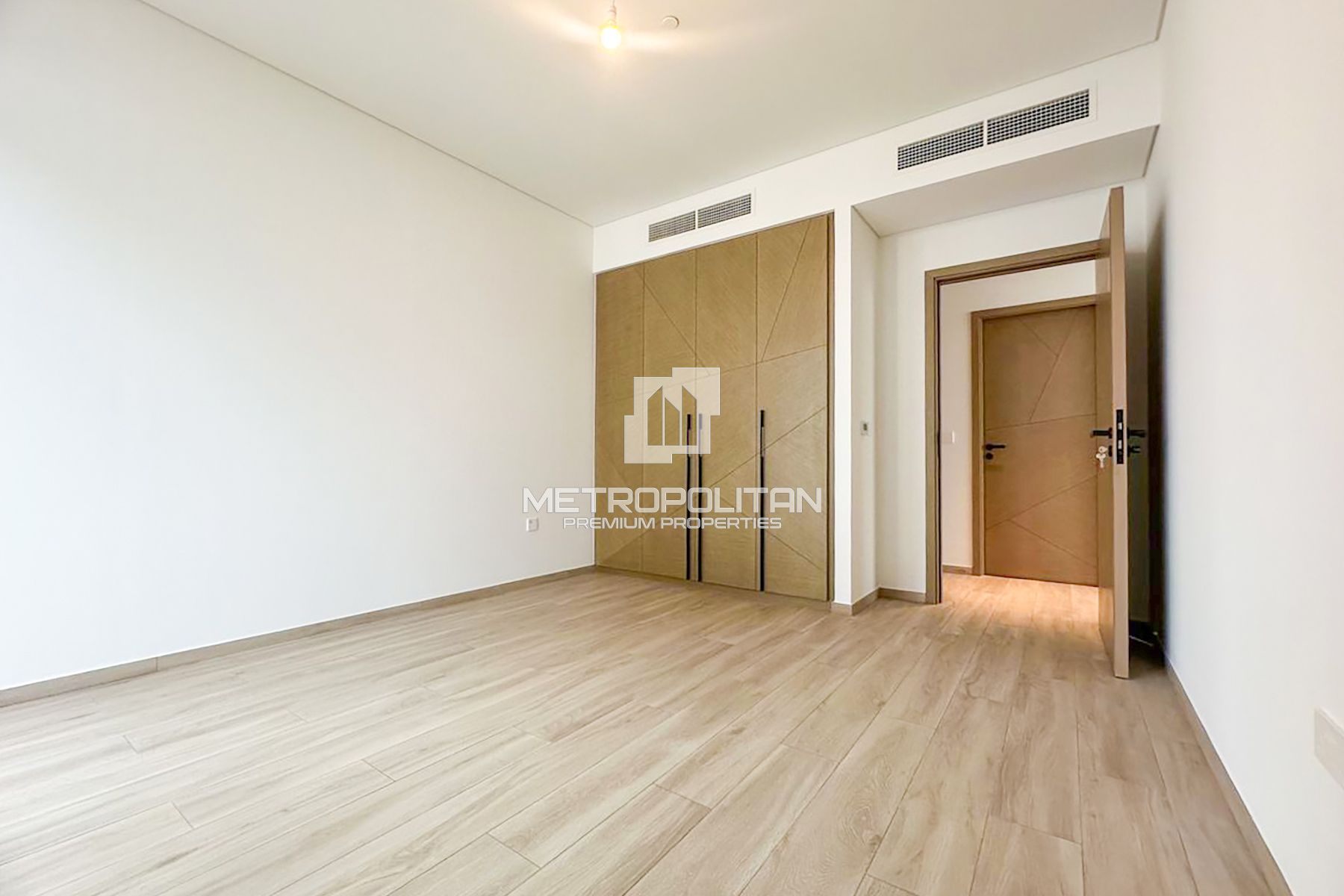 Premium Unit | Huge Layout | Full Canal View