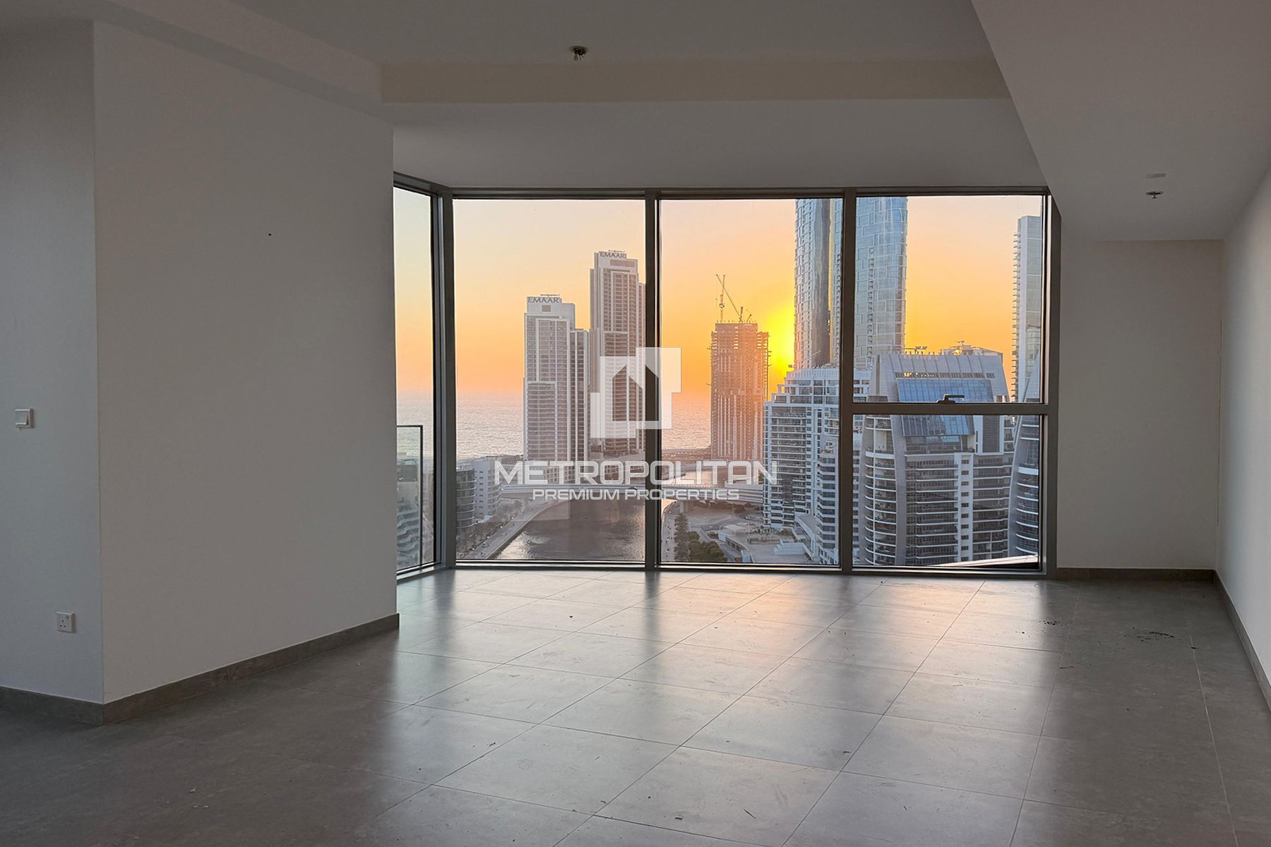 Exclusive | Large Layout | Multiple Options