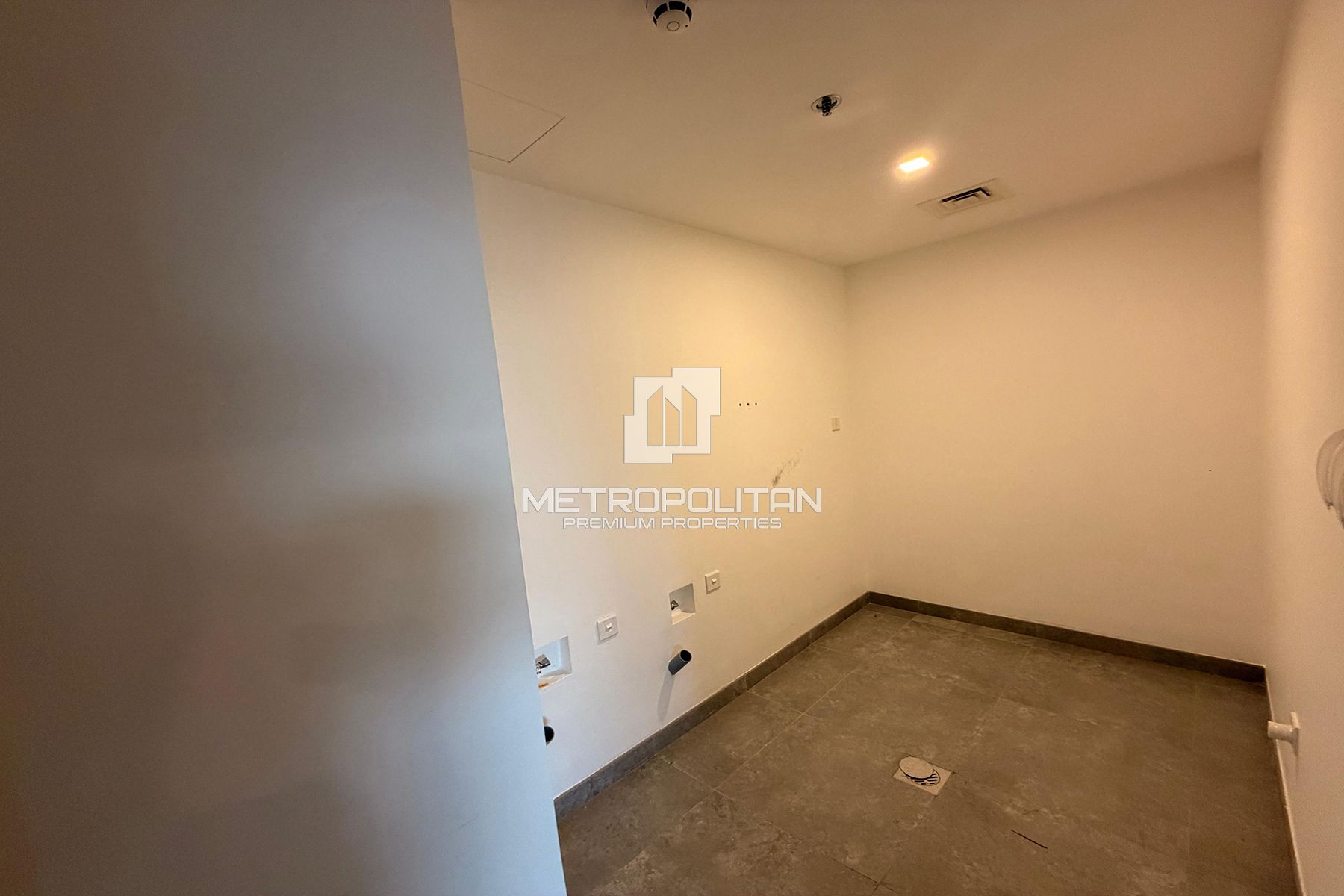 Exclusive | Large Layout | Multiple Options