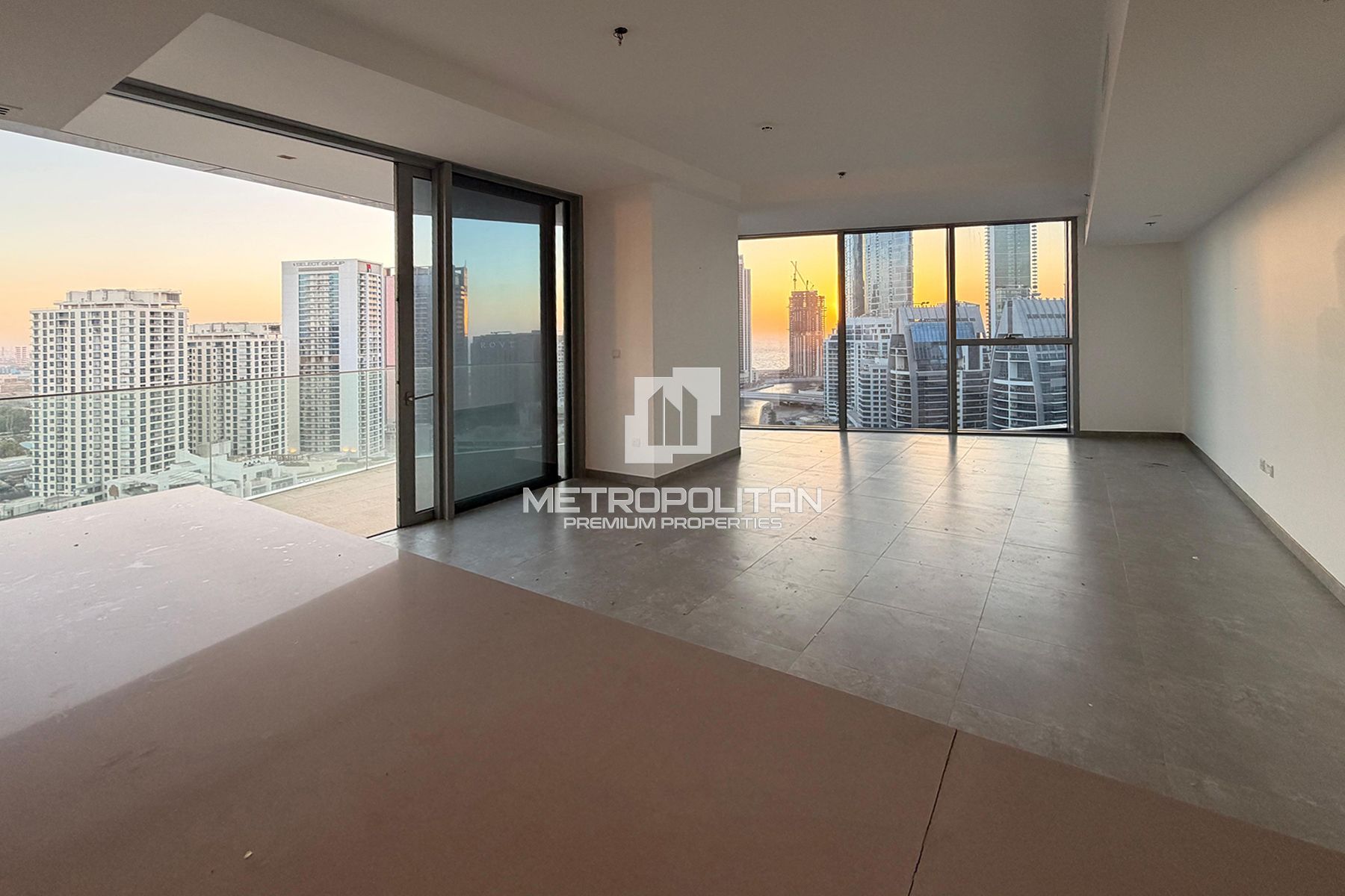 Exclusive | Large Layout | Multiple Options